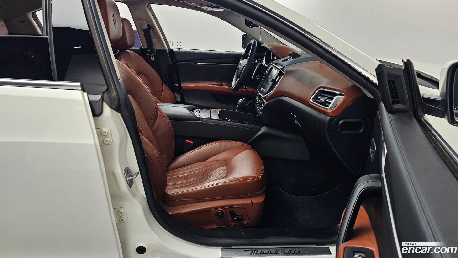 Main__Slider__Photo:Ghibli Maserati 2014.2-10