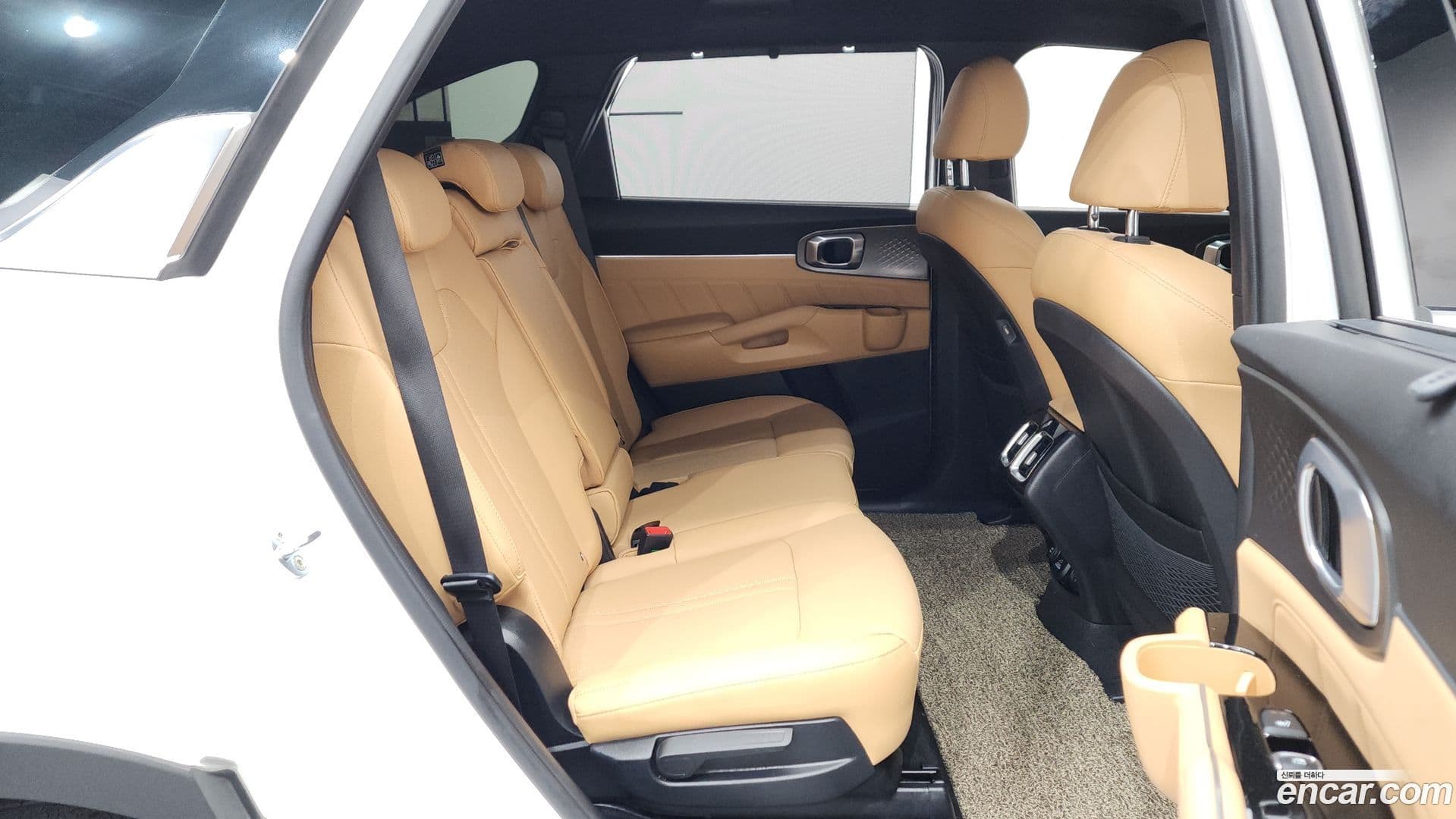 Main__Slider__Photo:Sorento Kia 2022.0-11