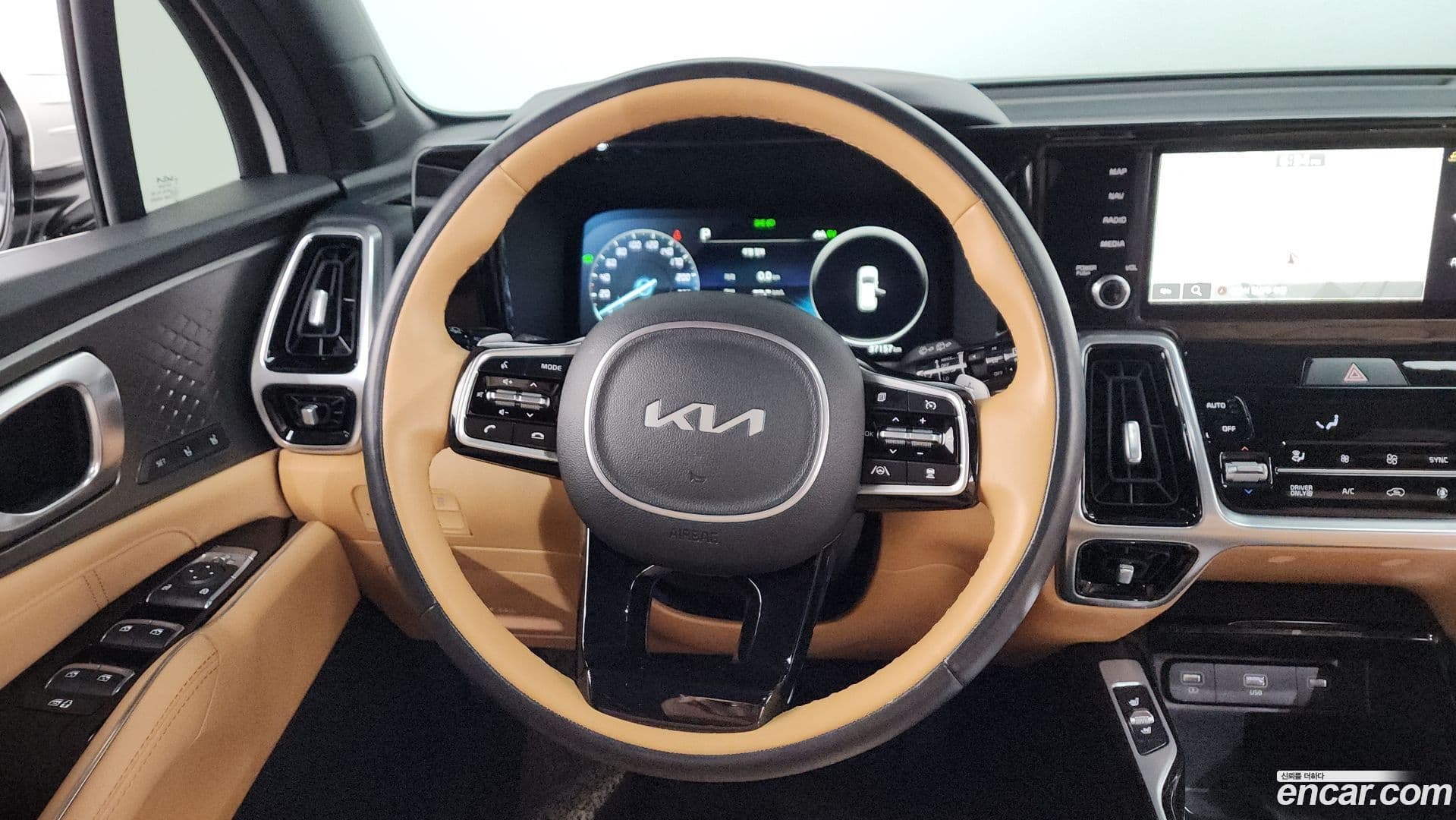 Main__Slider__Photo:Sorento Kia 2022.0-12