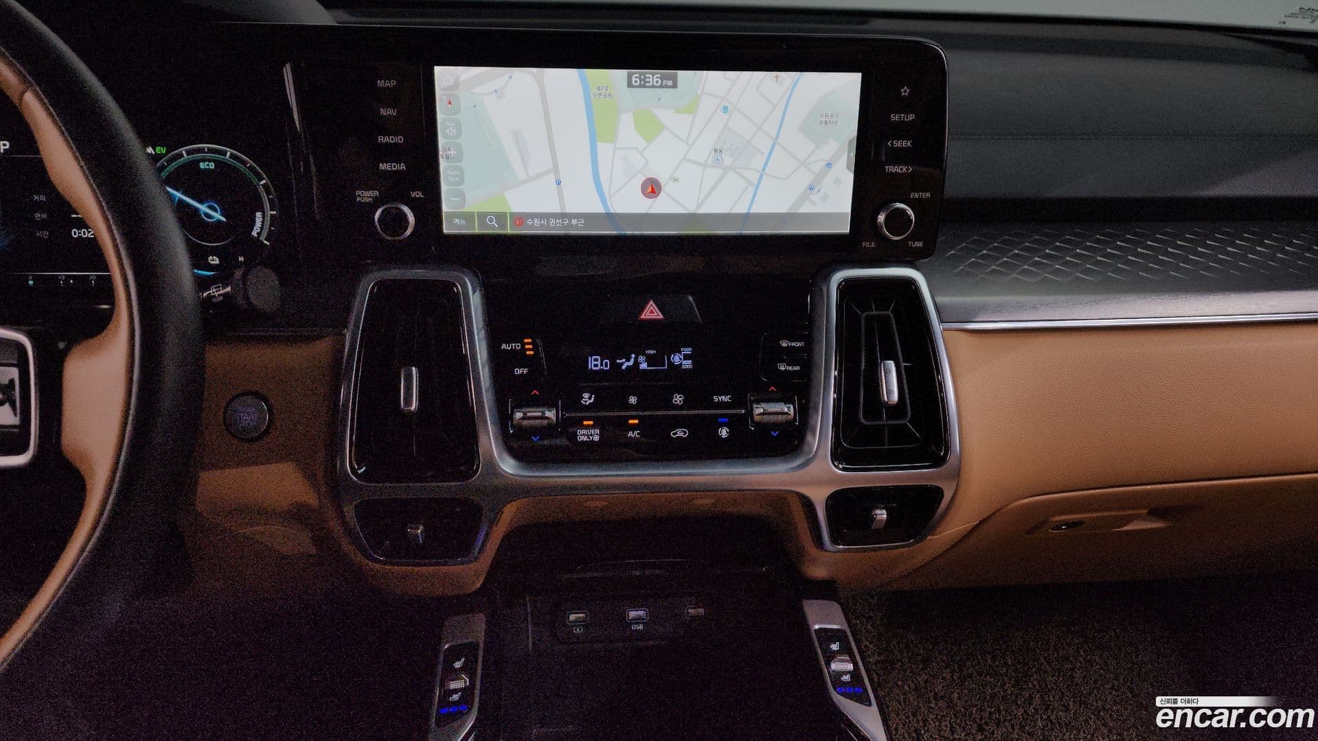 Main__Slider__Photo:Sorento Kia 2022.0-14