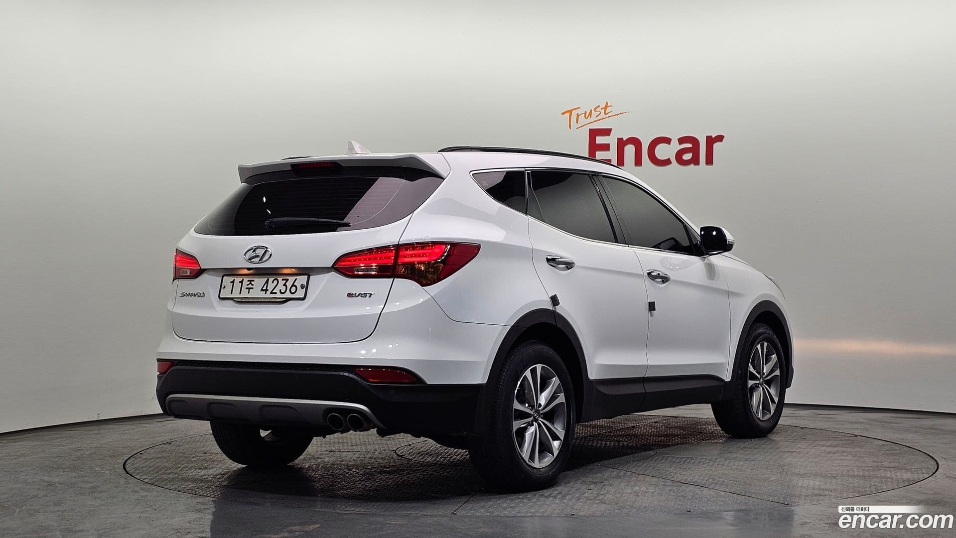 Main__Slider__Photo:Santafe Hyundai 2015.5-1