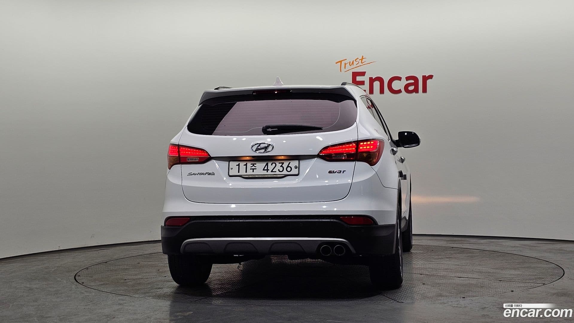 Main__Slider__Photo:Santafe Hyundai 2015.5-3