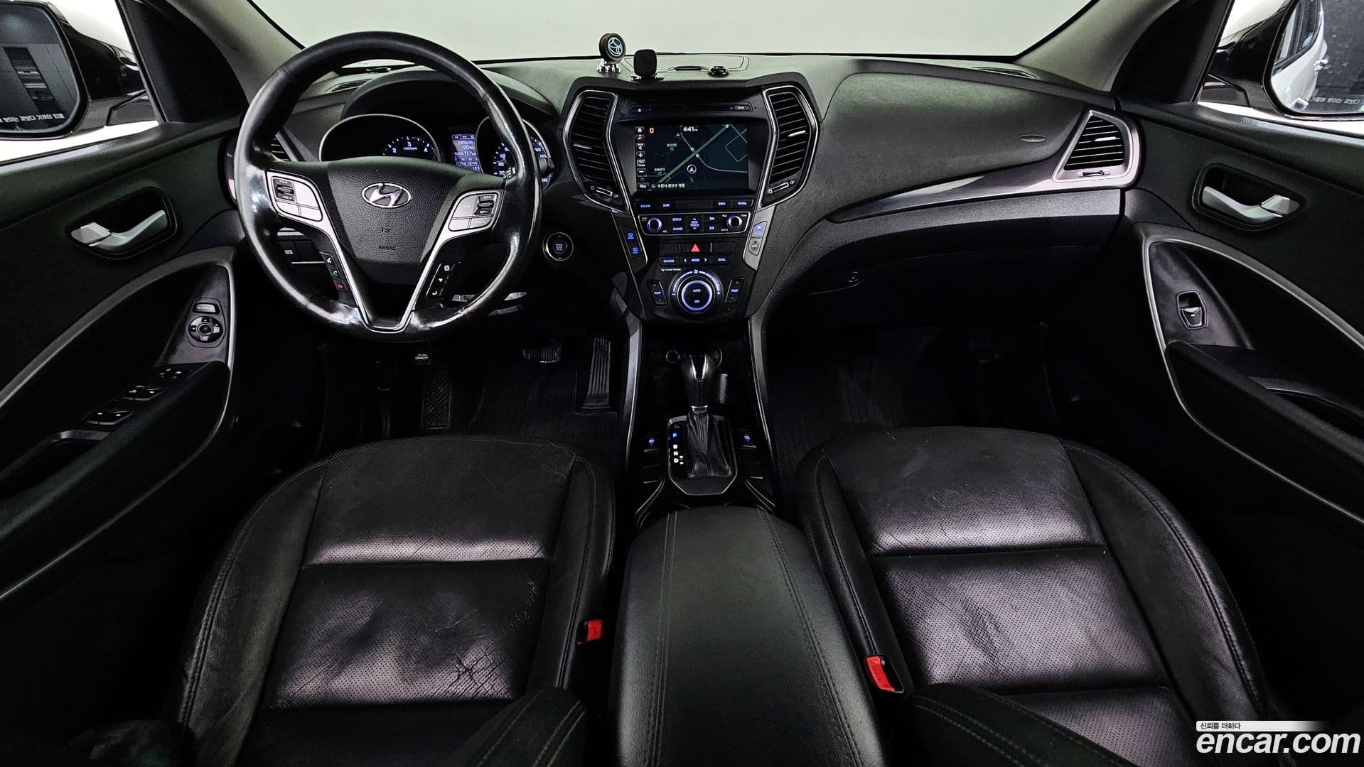 Main__Slider__Photo:Santafe Hyundai 2015.5-6