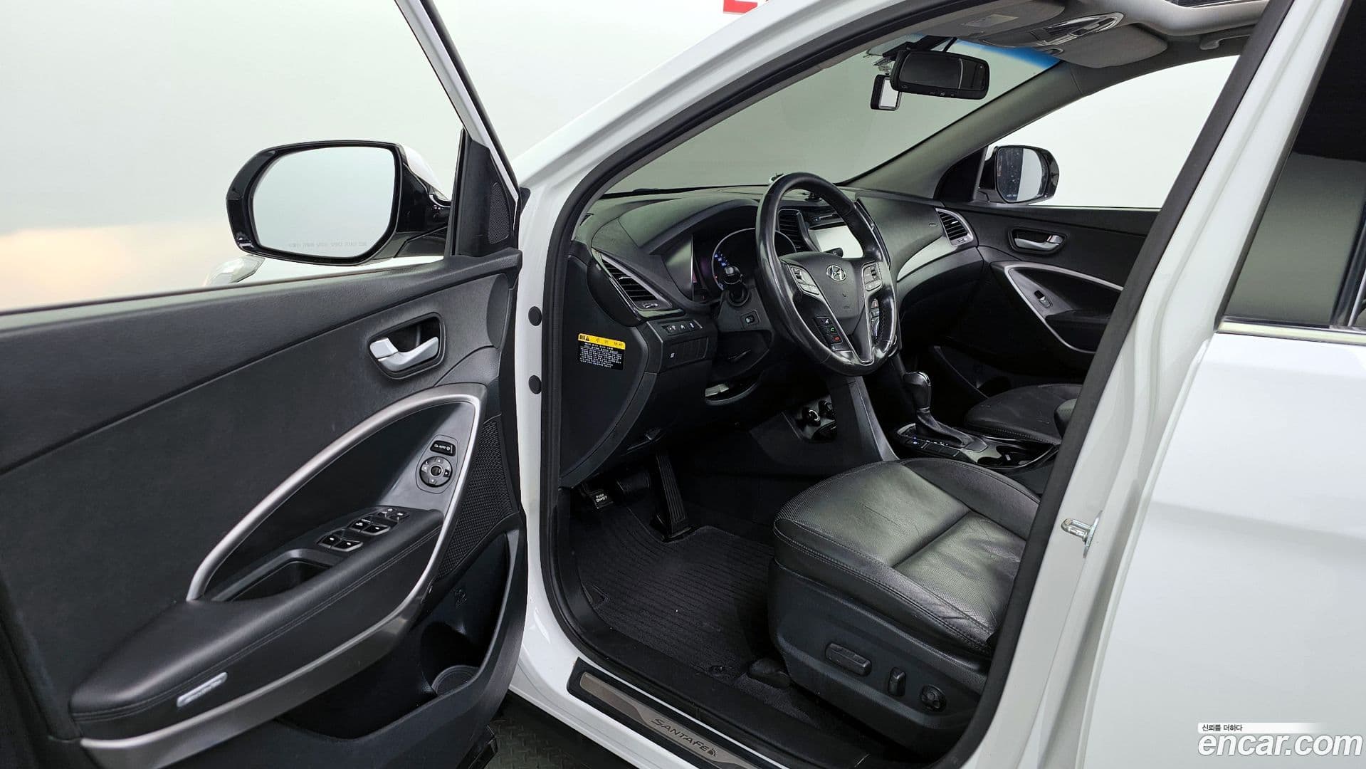 Main__Slider__Photo:Santafe Hyundai 2015.5-9