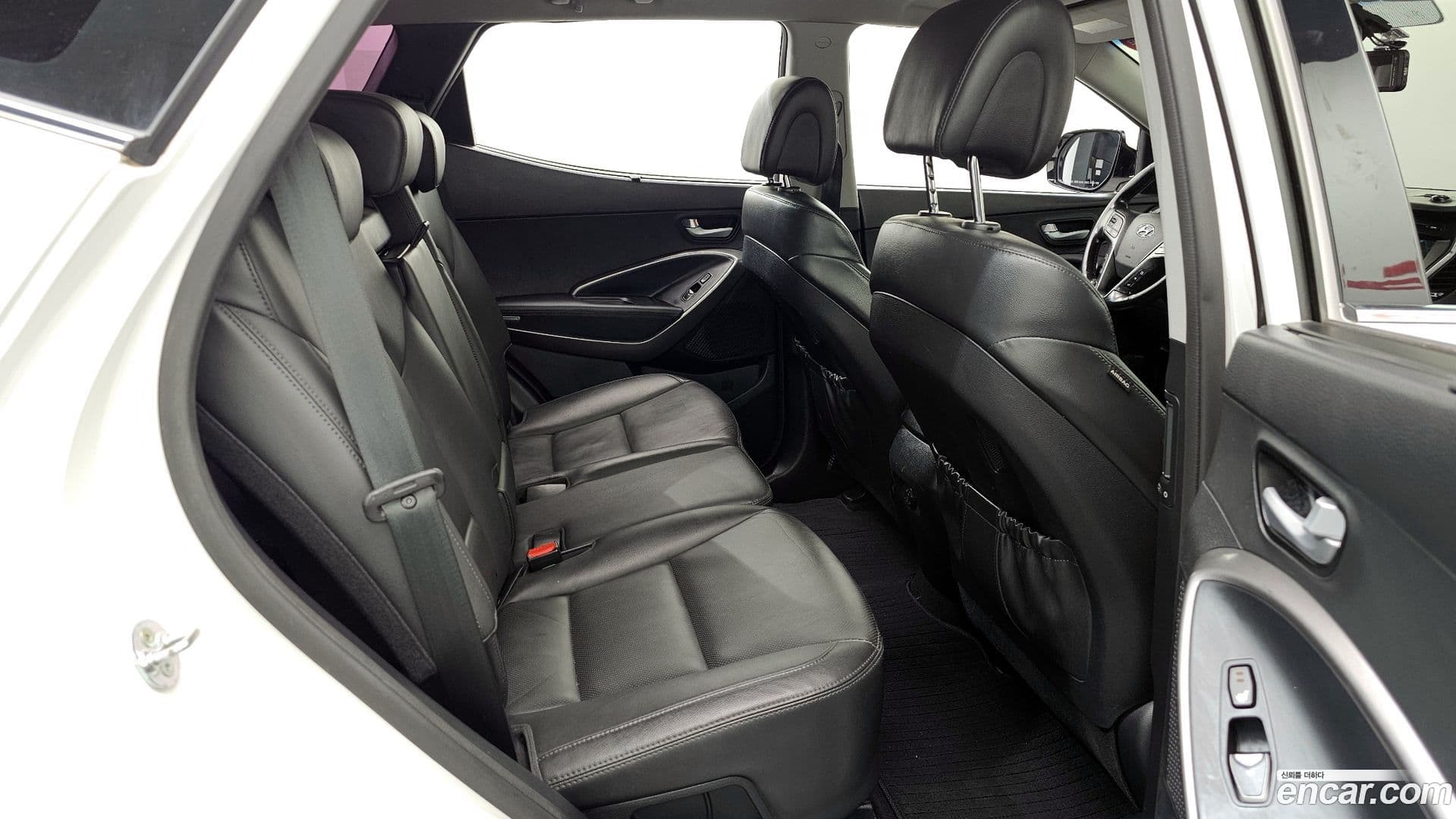 Main__Slider__Photo:Santafe Hyundai 2015.5-11