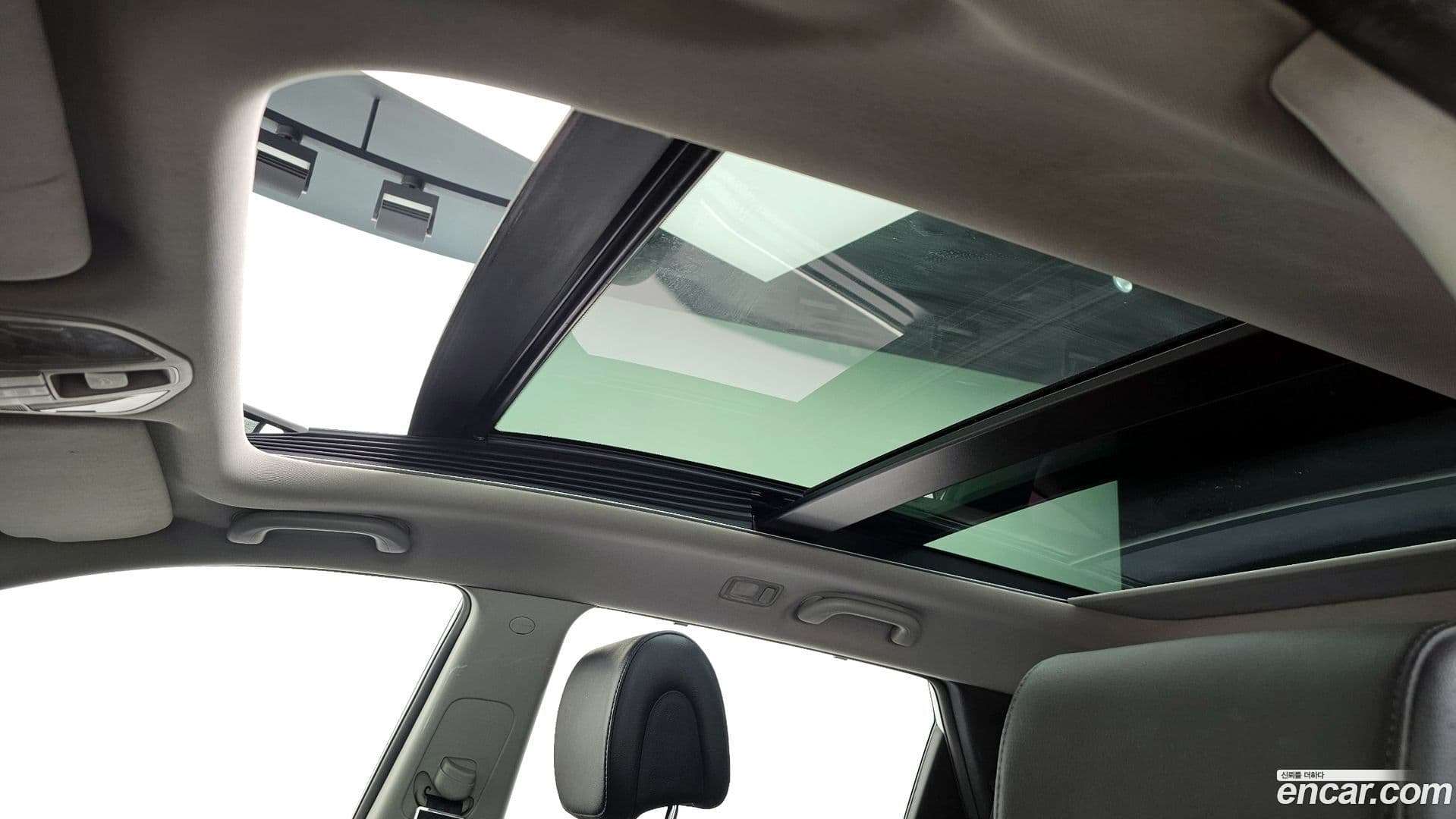 Main__Slider__Photo:Santafe Hyundai 2015.5-18