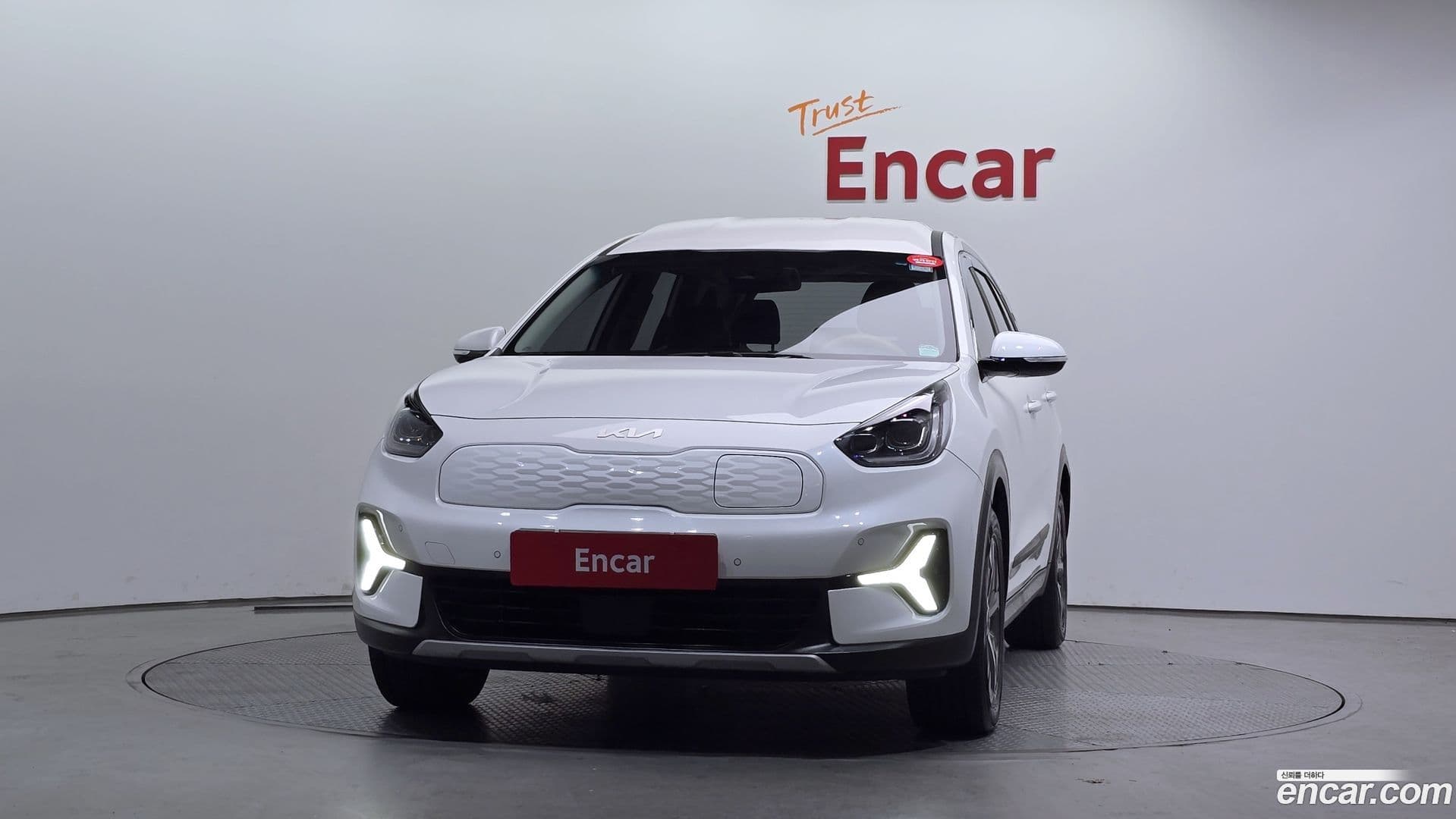 Main__Slider__Photo:Niro Kia 2022.10-2