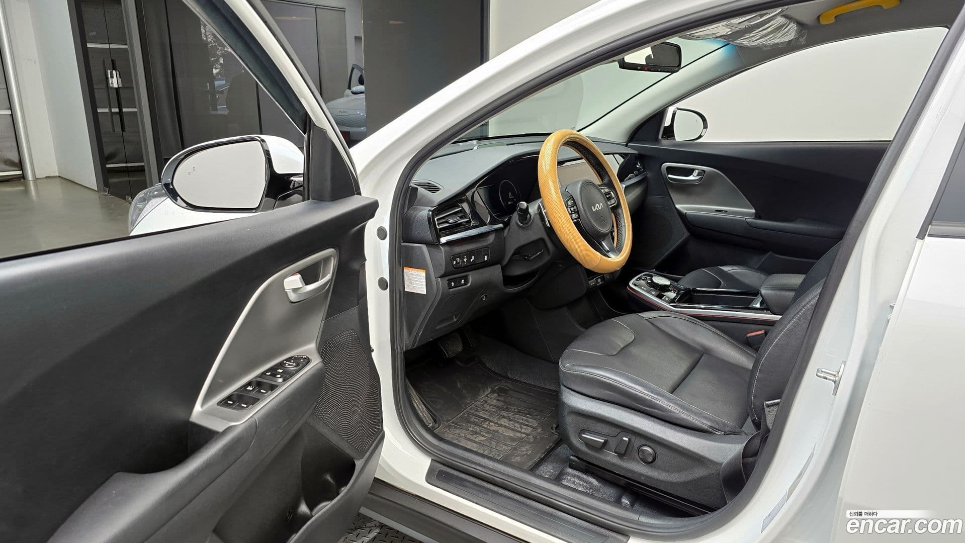 Main__Slider__Photo:Niro Kia 2022.10-10