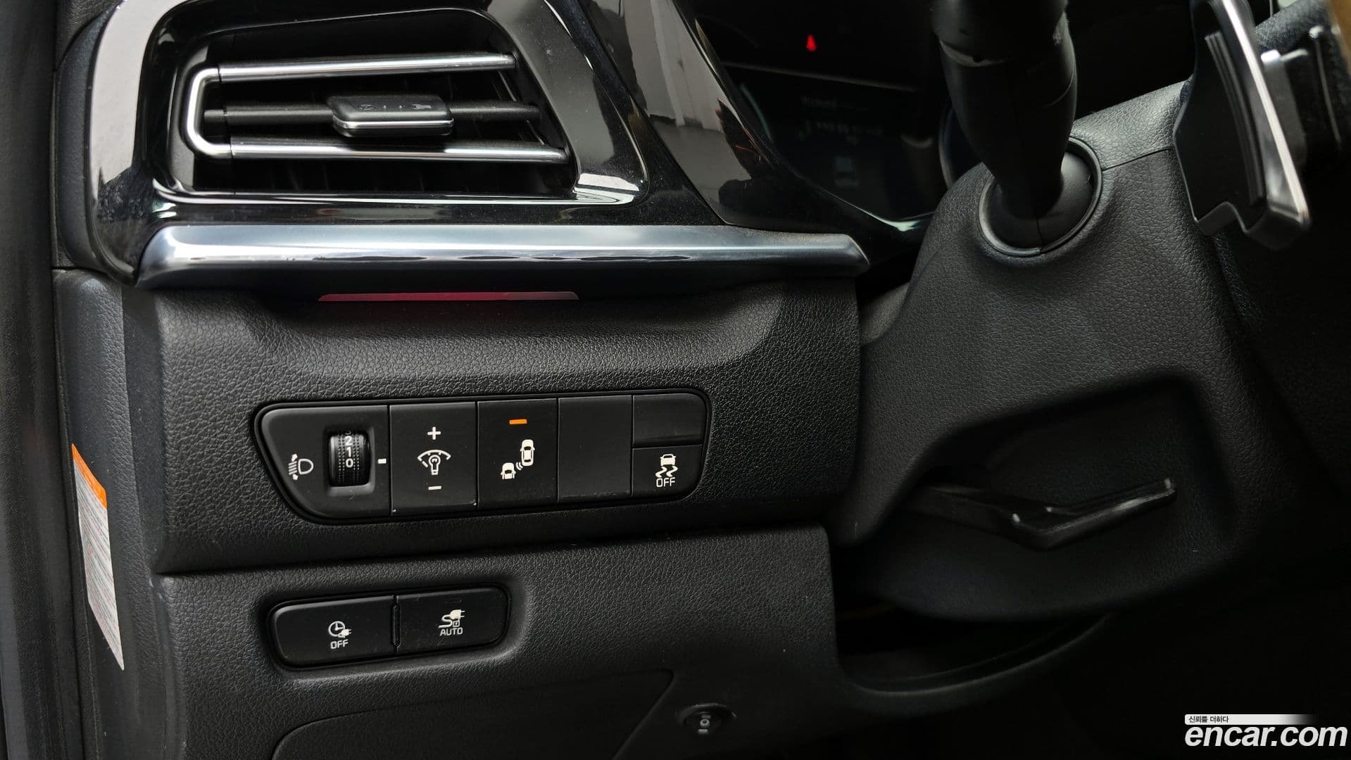 Main__Slider__Photo:Niro Kia 2022.10-16