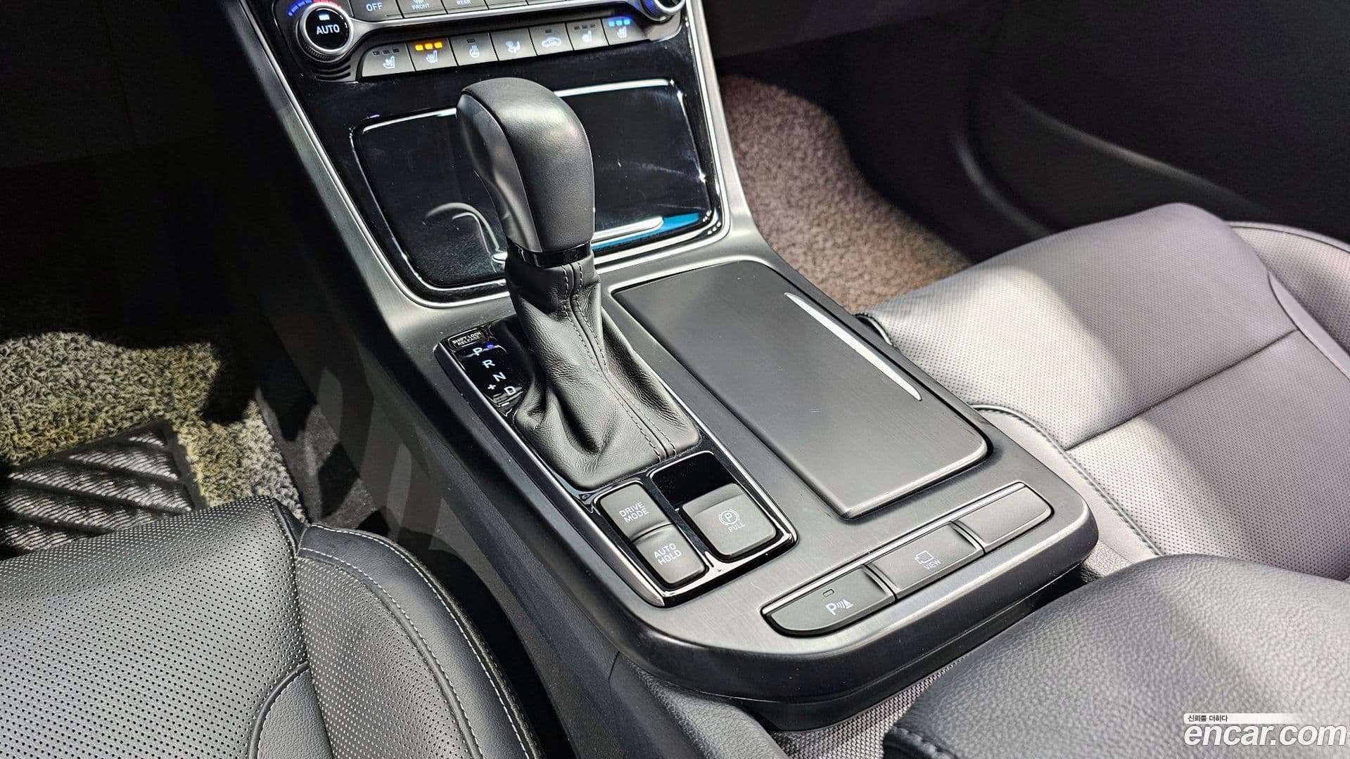 Main__Slider__Photo:Grandeur Hyundai 2018.6-8