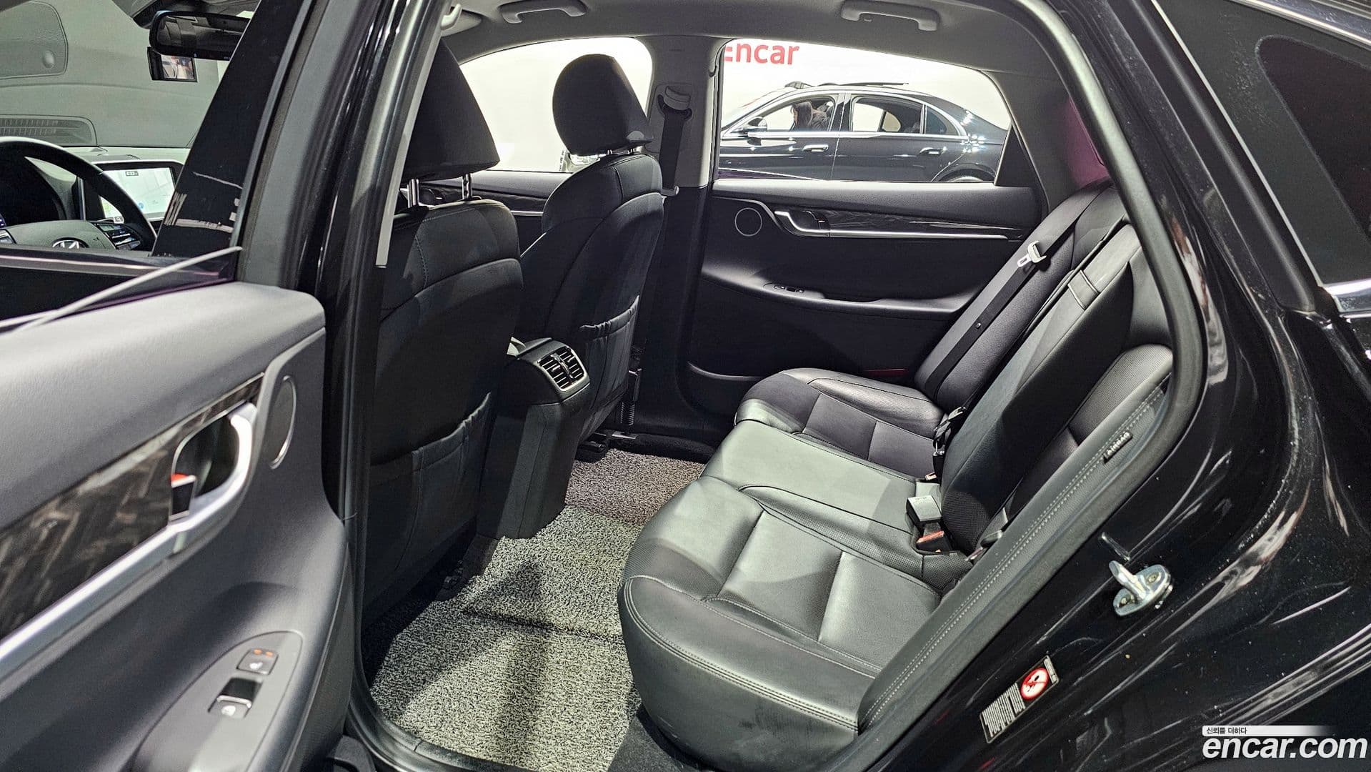 Main__Slider__Photo:Grandeur Hyundai 2018.6-11