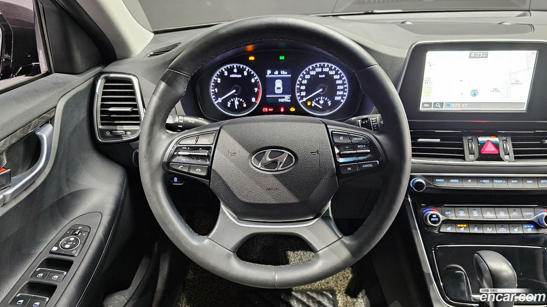 Main__Slider__Photo:Grandeur Hyundai 2018.6-12