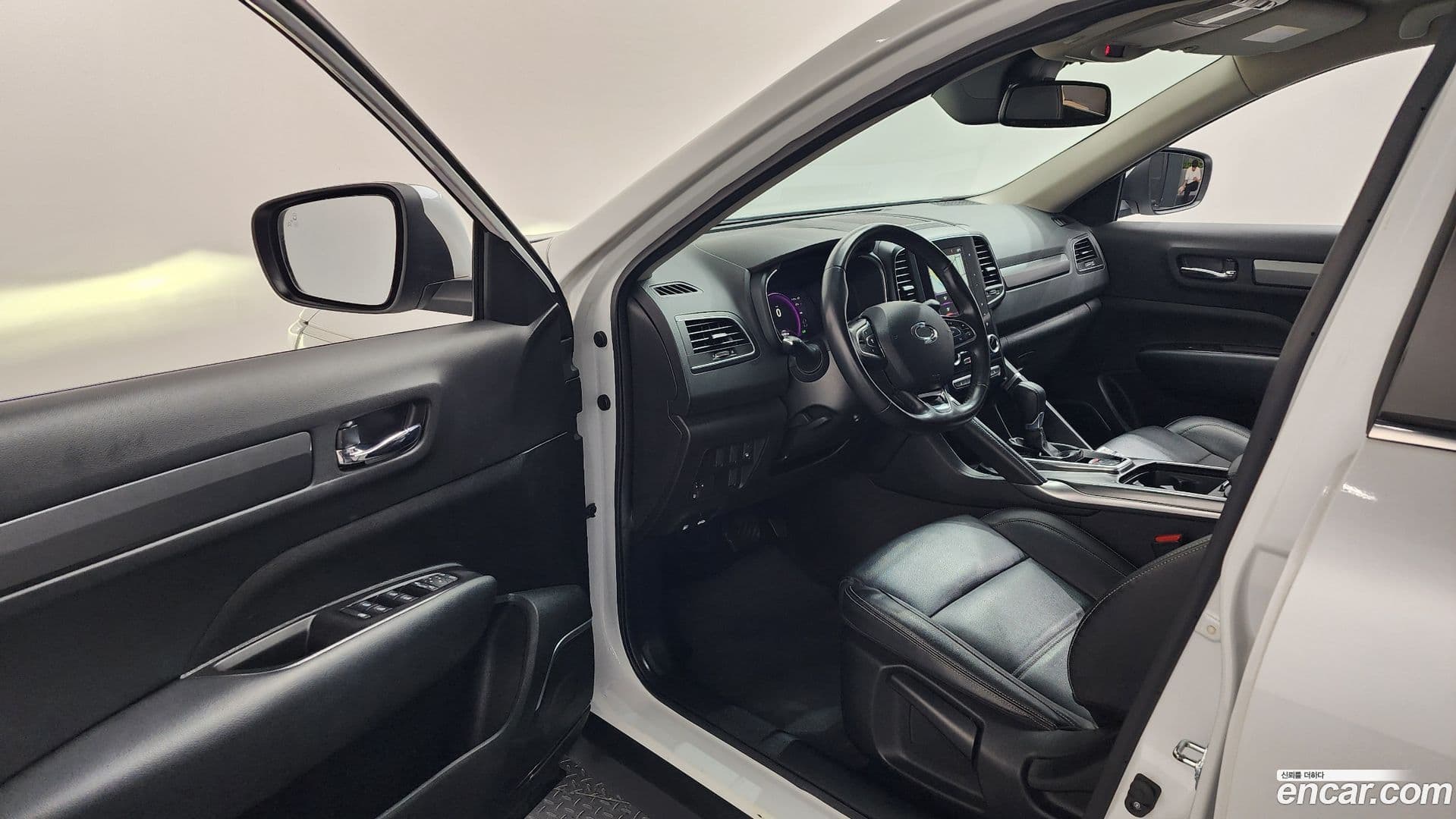 Main__Slider__Photo:QM6 Renault-KoreaSamsung 2022.6-9