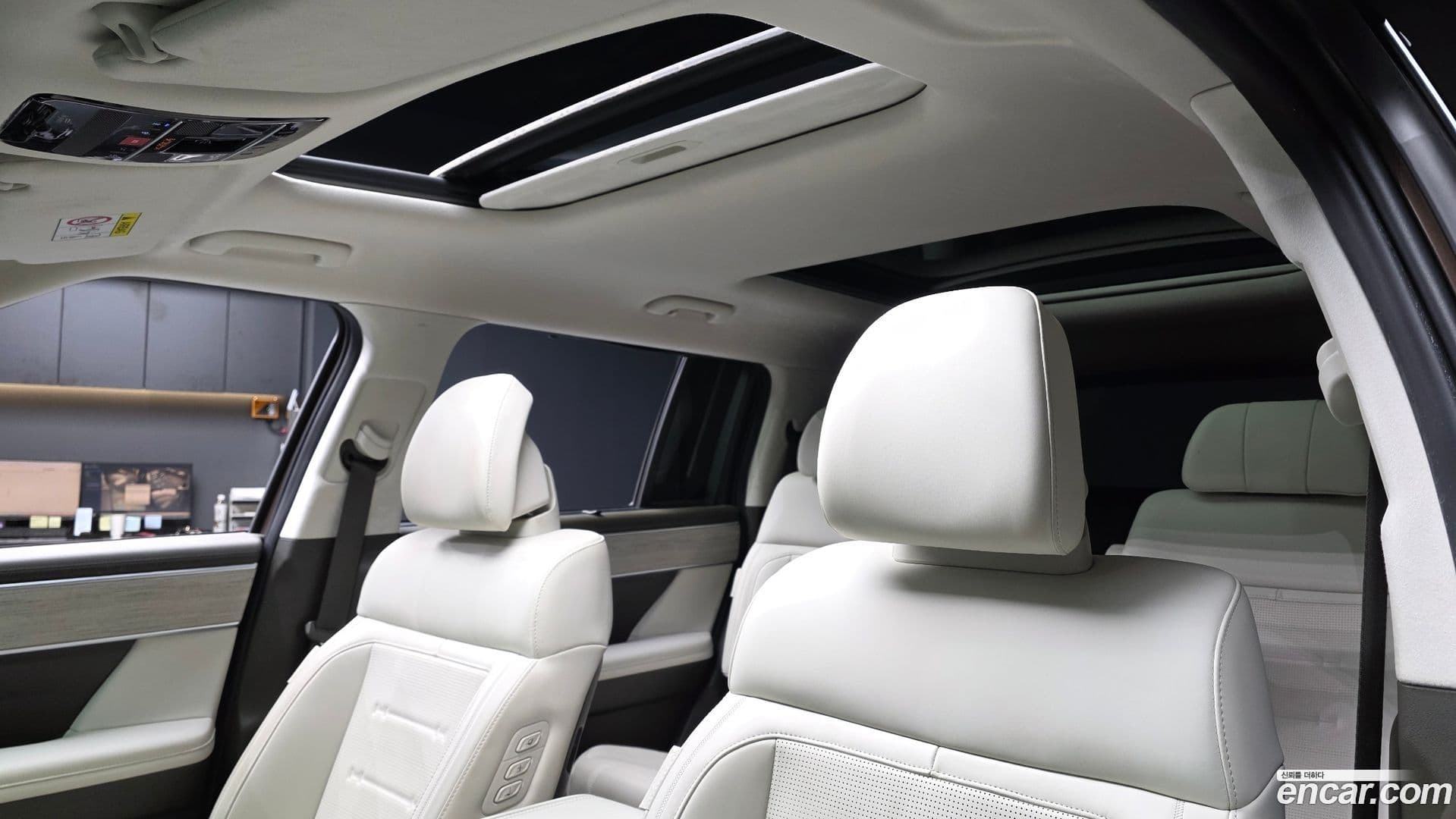 Main__Slider__Photo:Santafe Hyundai 2024.0-17