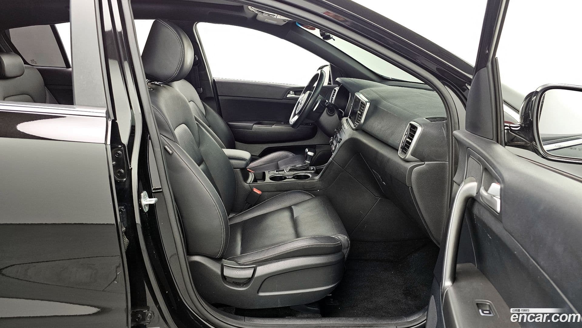 Main__Slider__Photo:Sportage Kia 2019.0-10