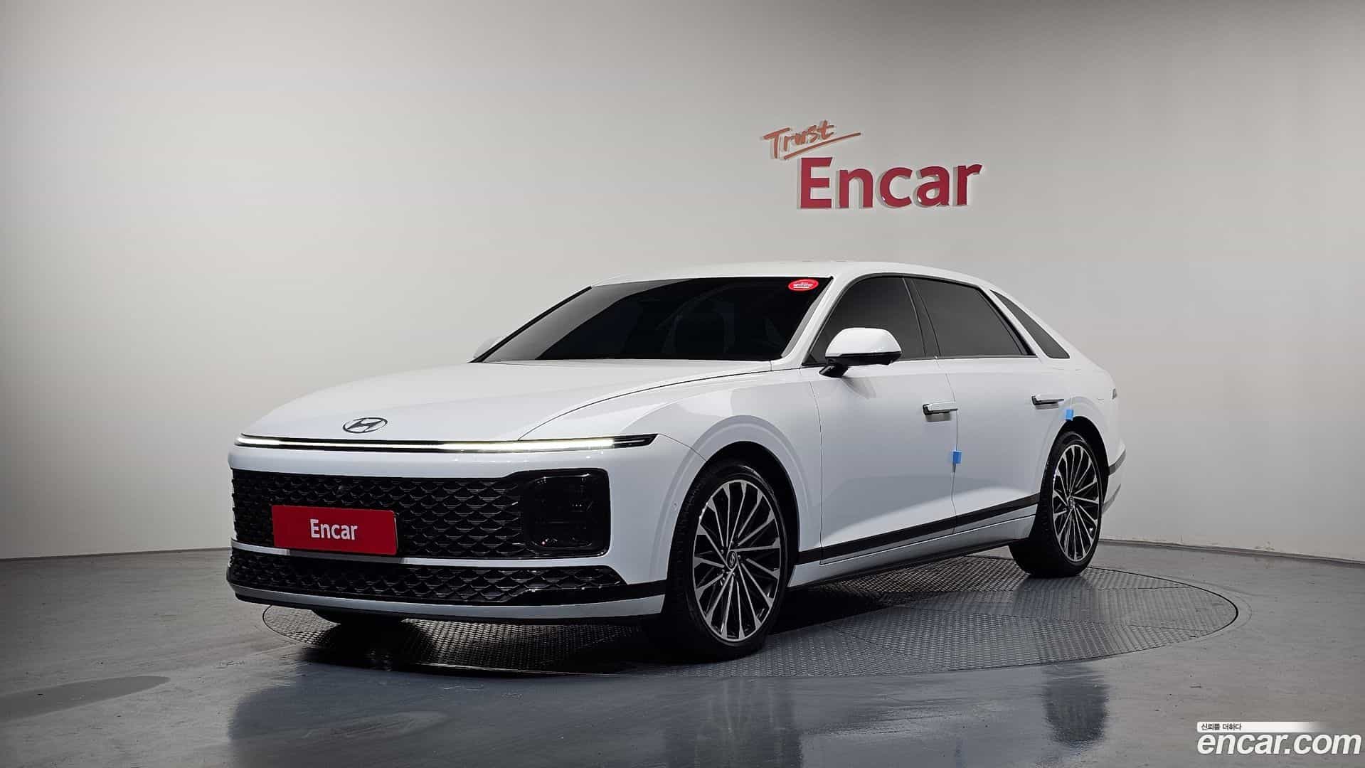 Grandeur Hyundai 2023.7-OUTER-001