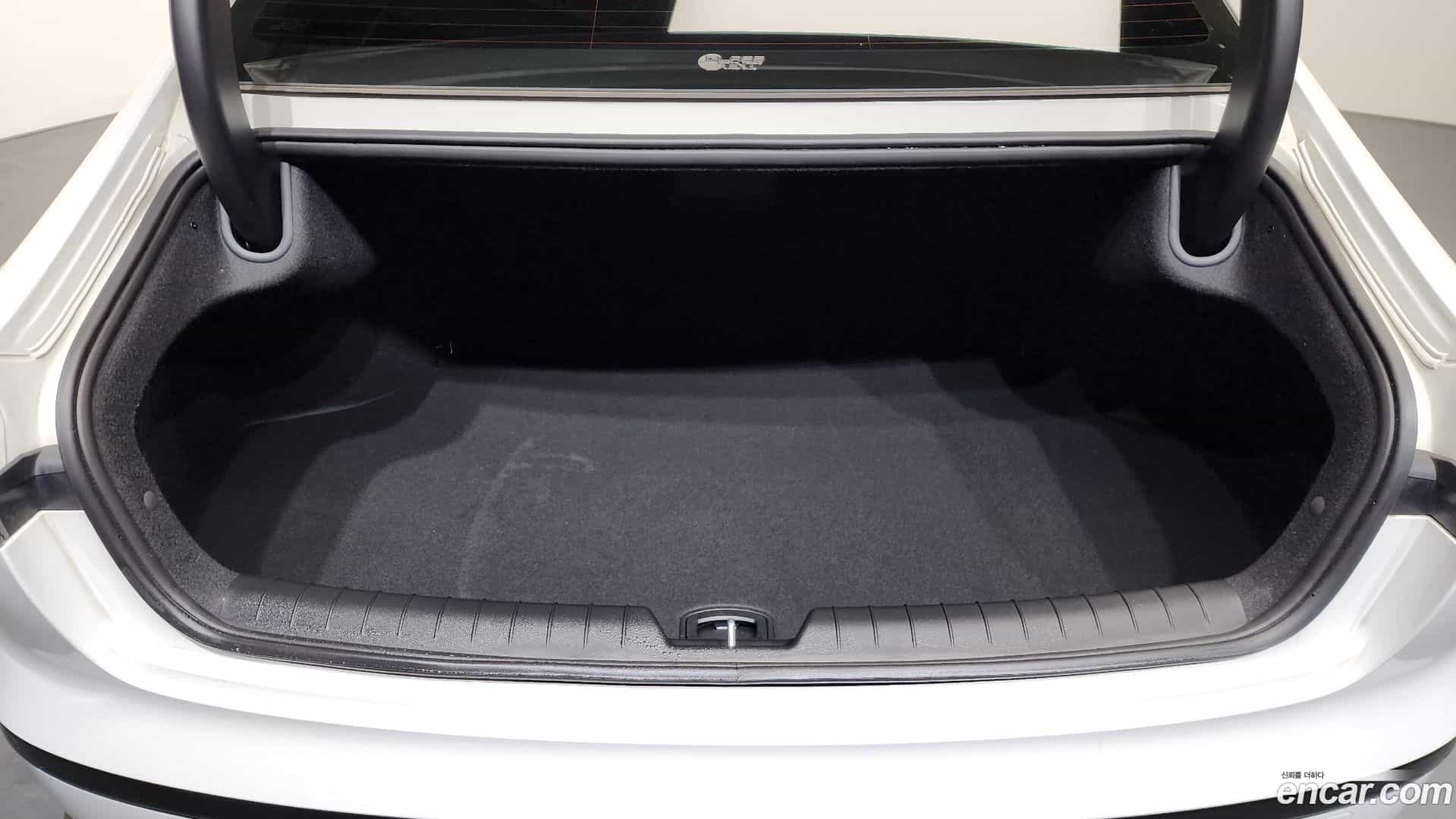 Grandeur Hyundai 2023.7-OPTION-024