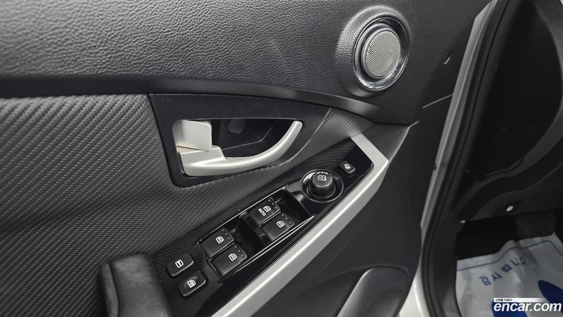 KORANDO KG_Mobility_Ssangyong 2017.4-OPTION-020