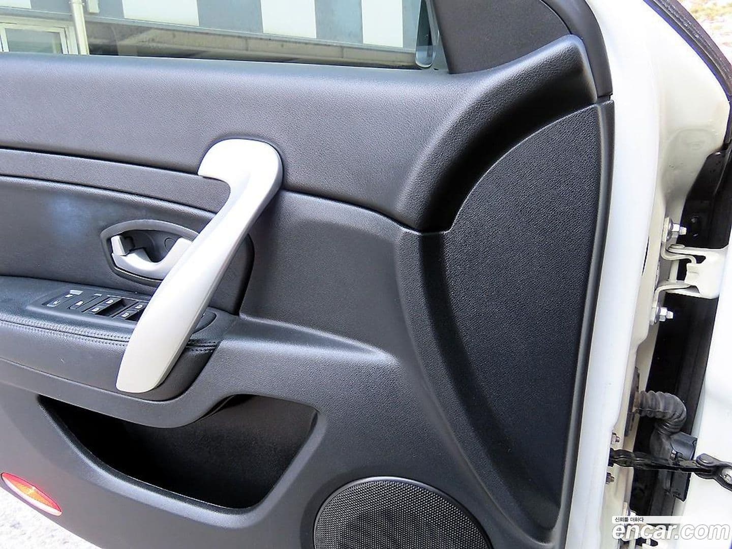 Main__Slider__Photo:SM5 Renault-KoreaSamsung 2016.3-10