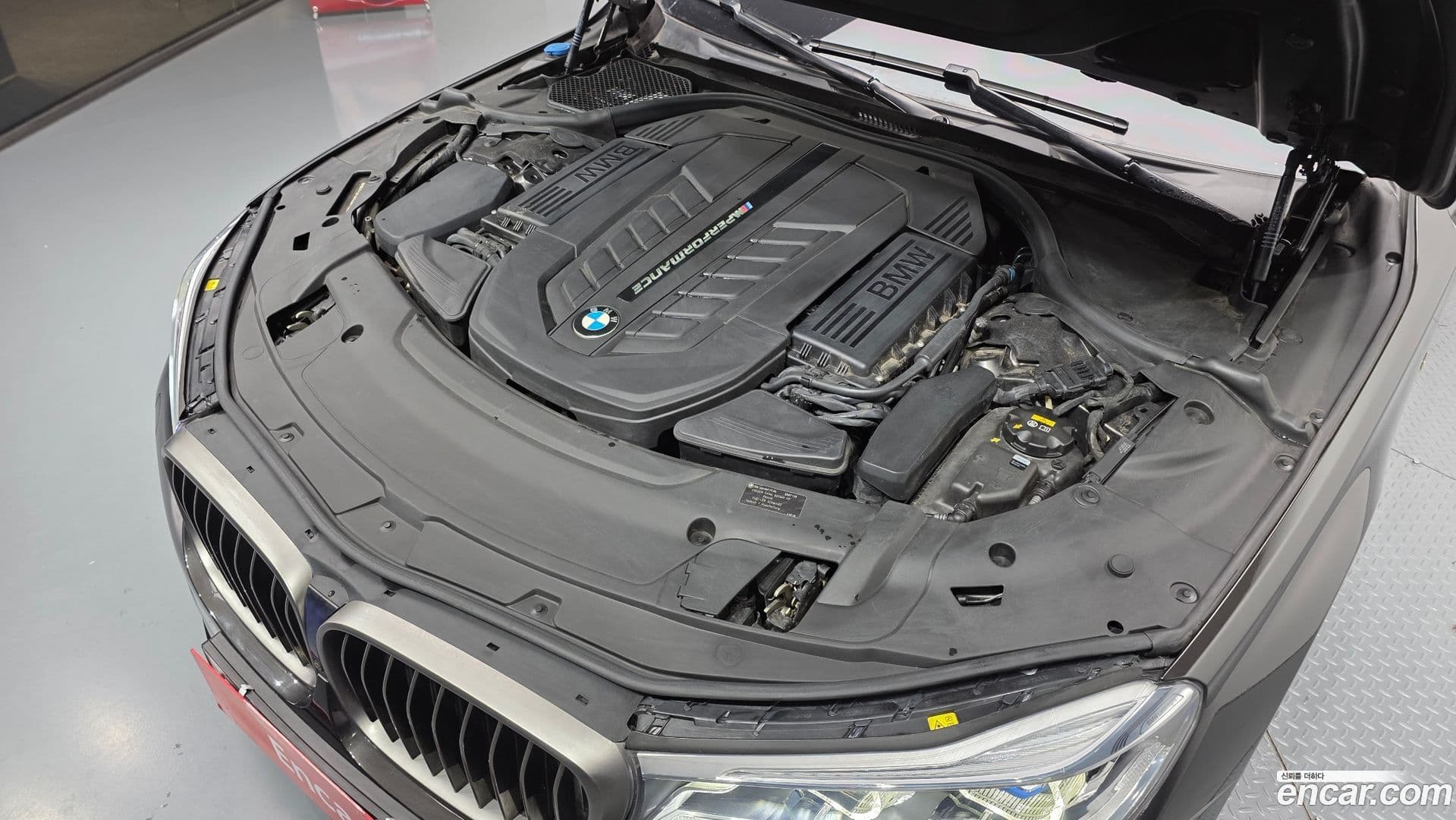 Main__Slider__Photo:7-Series BMW 2017.6-5