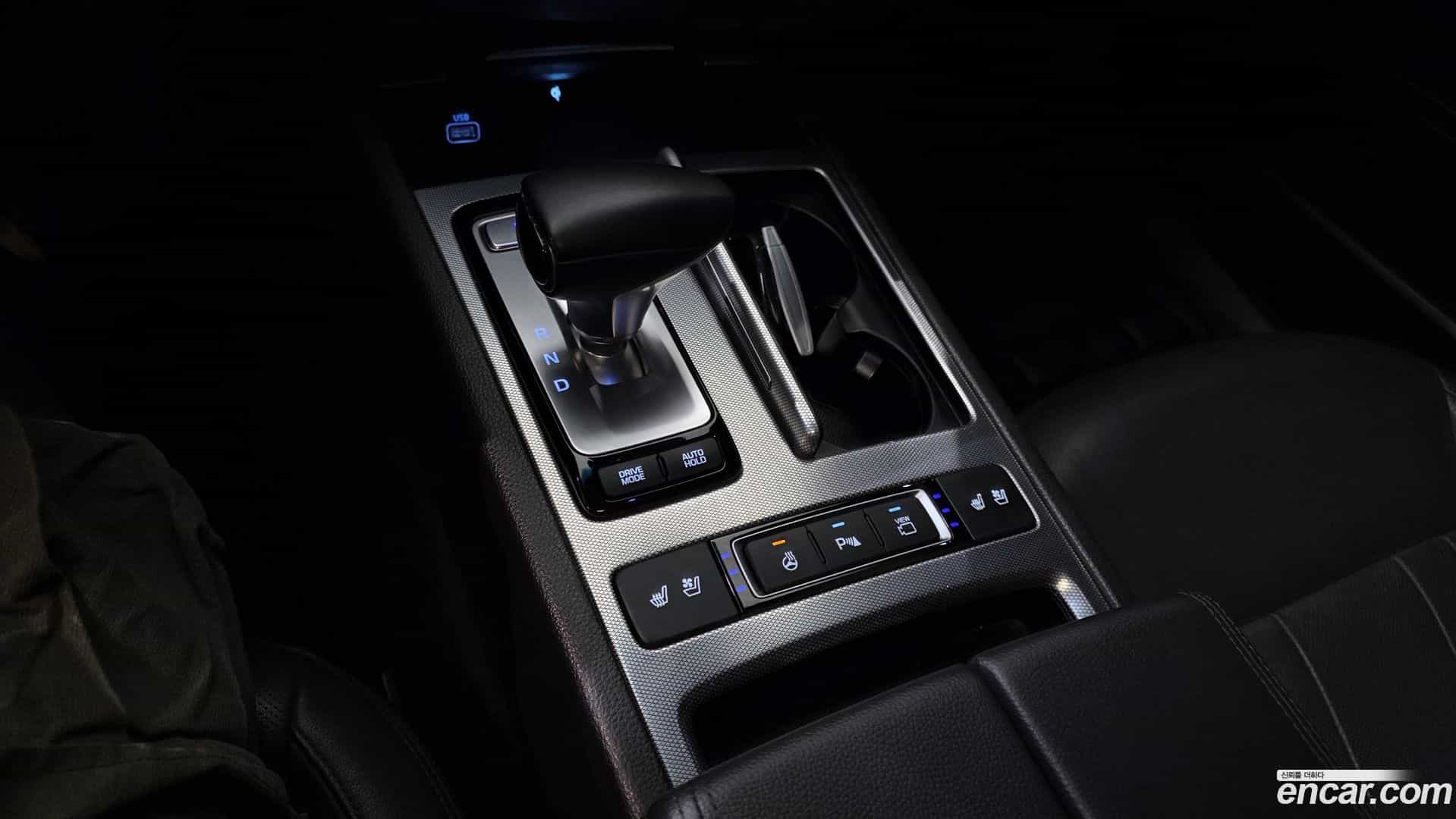 G80 Genesis 2019.1-INNER-009