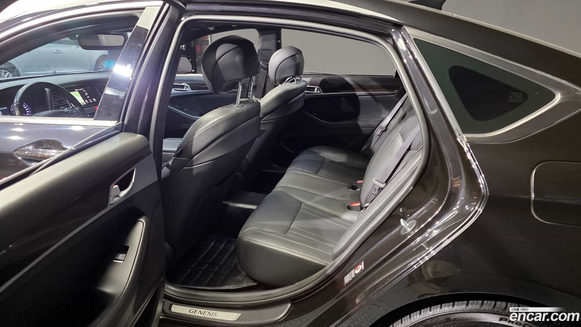 G80 Genesis 2019.1-OPTION-015