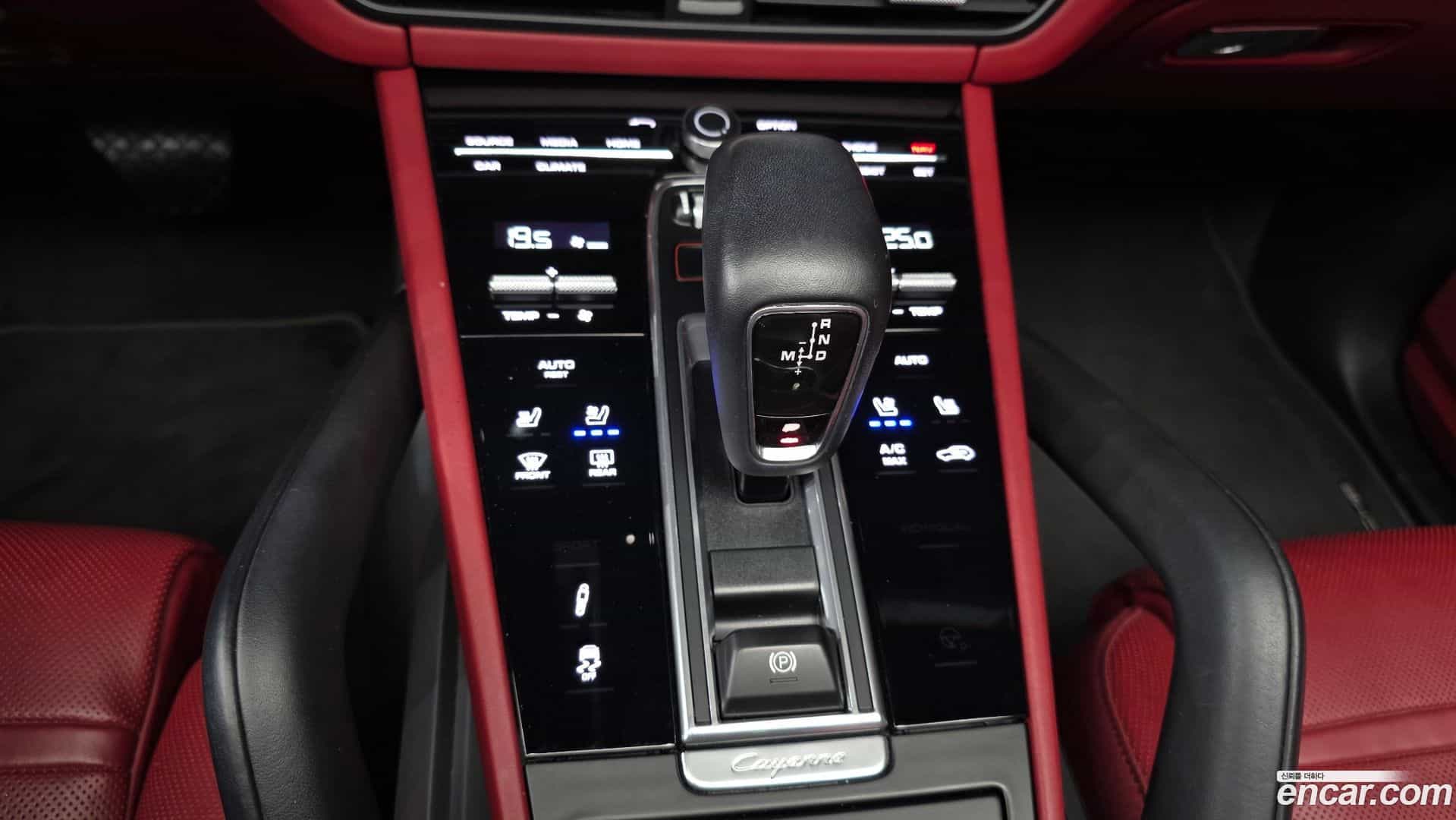 Cayenne Porsche 2020.3-INNER-009