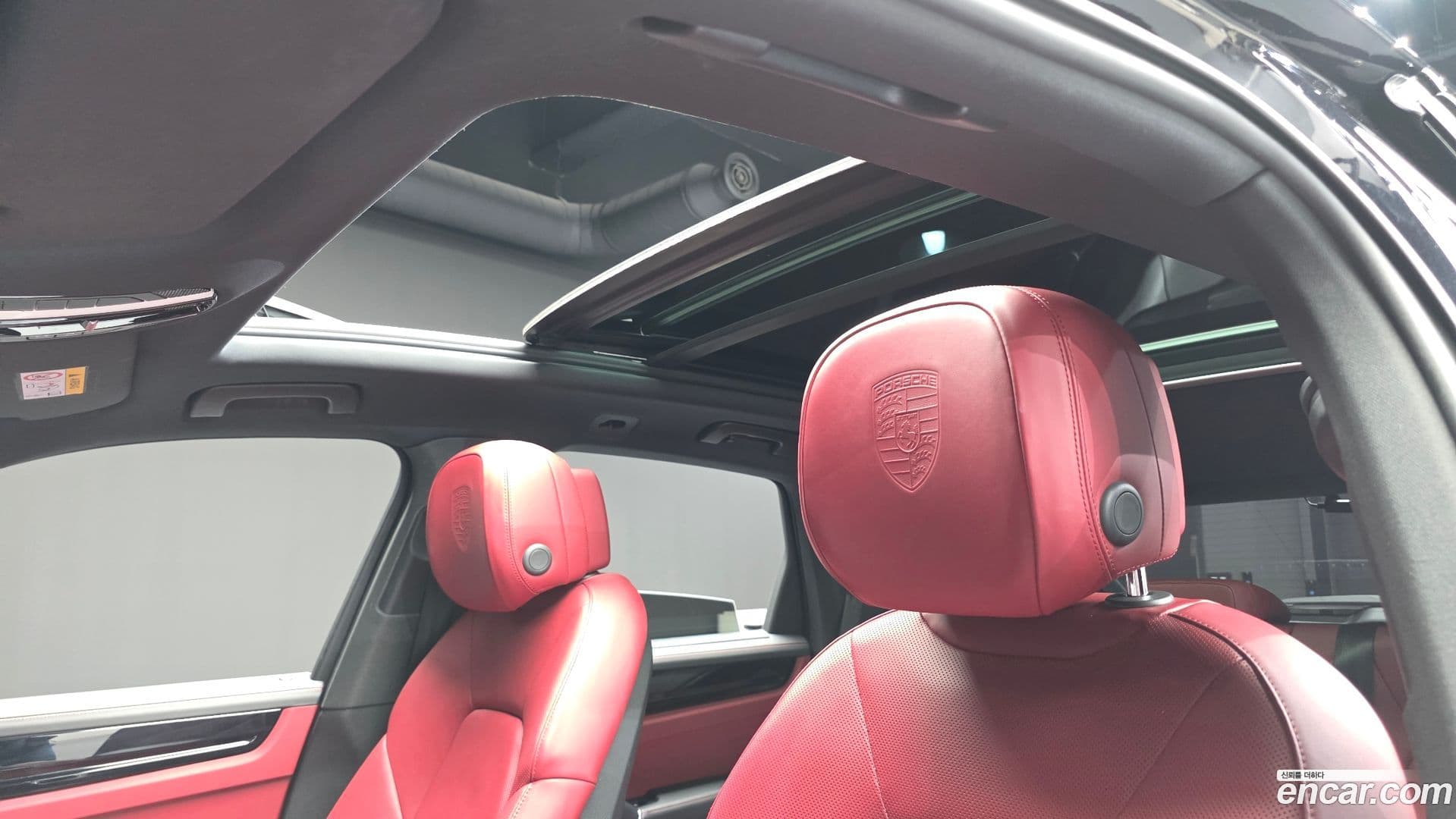 Main__Slider__Photo:Cayenne Porsche 2020.3-16