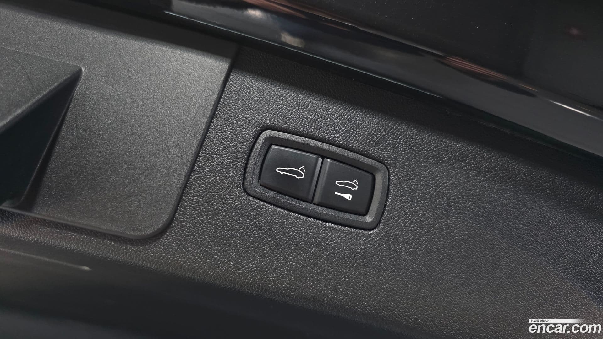 Main__Slider__Photo:Cayenne Porsche 2020.3-19