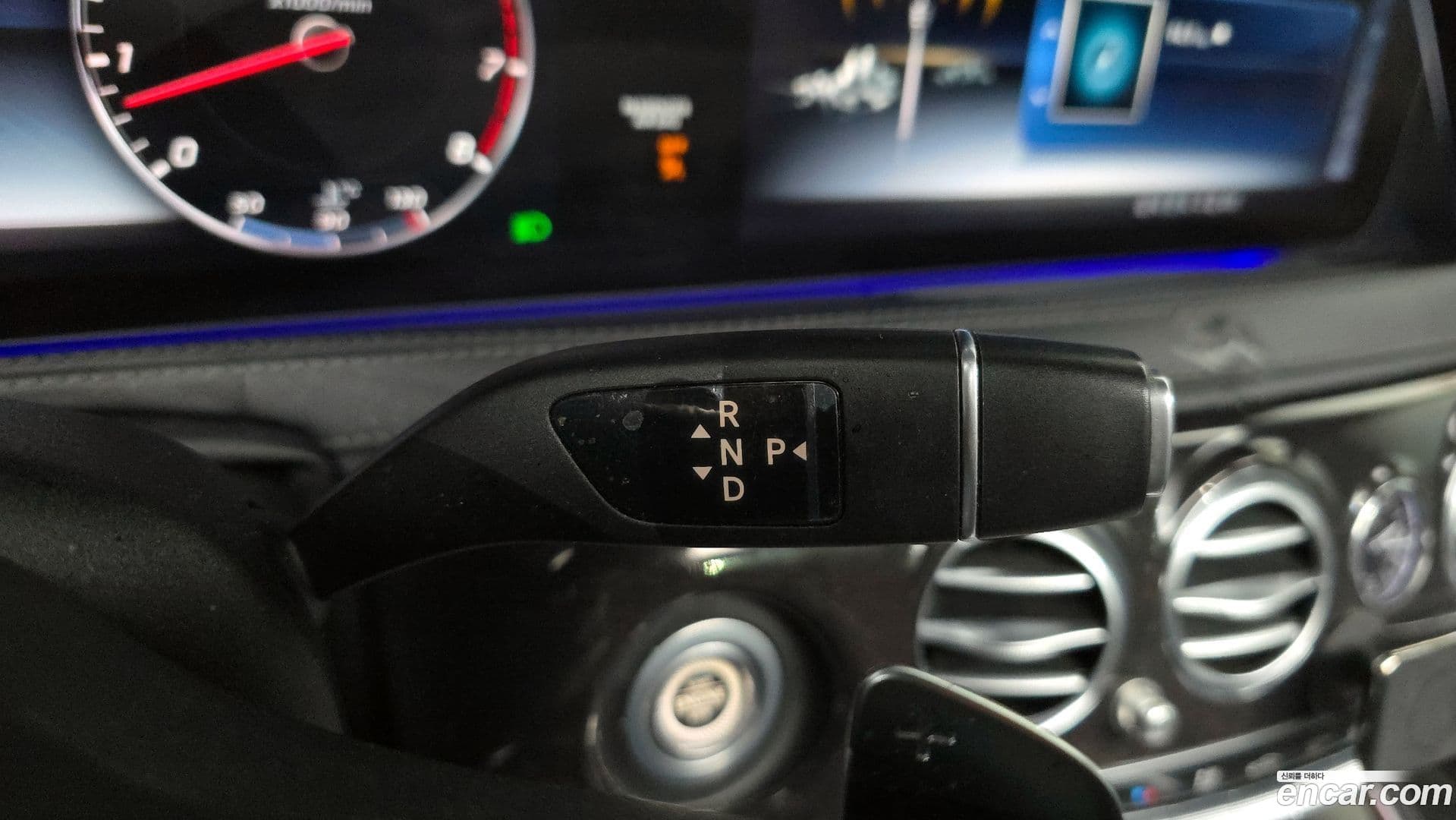 Main__Slider__Photo:S-Class Mercedes-Benz 2019.0-8