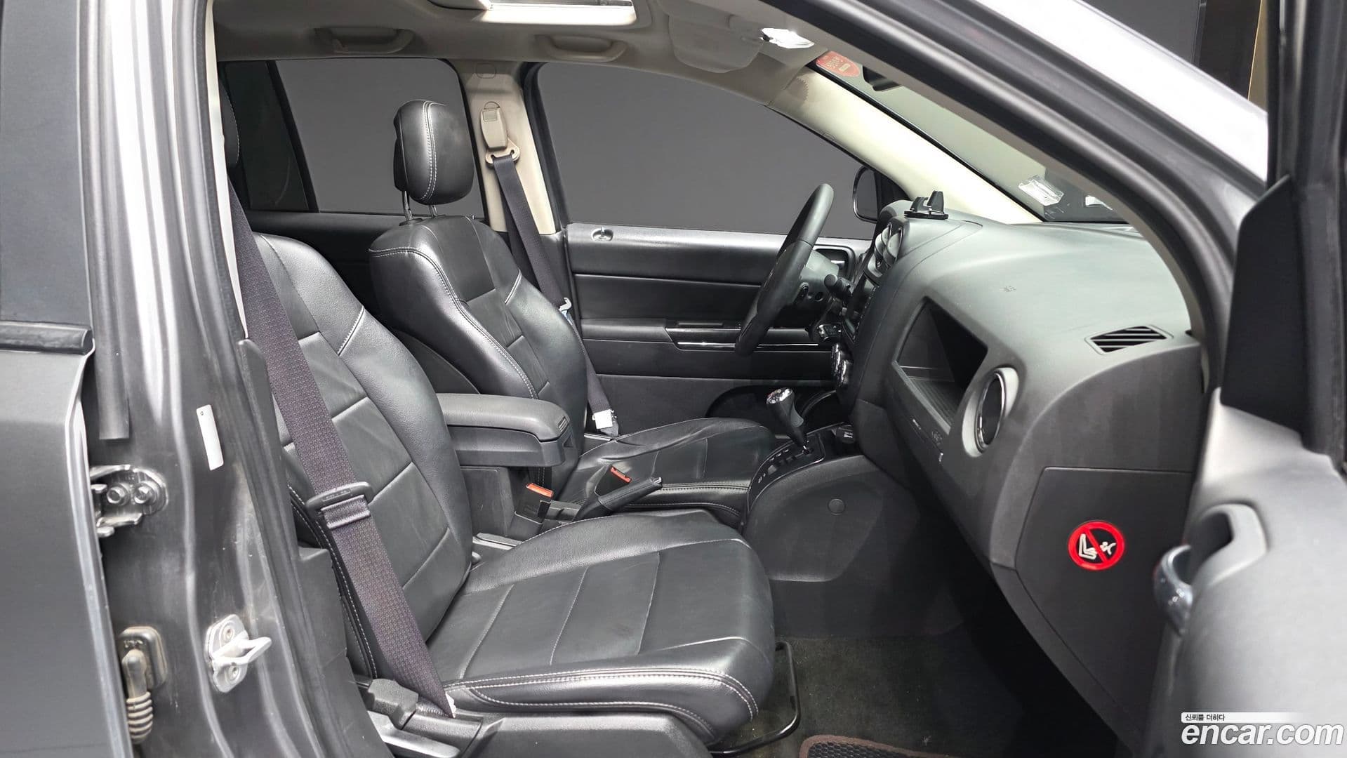 Main__Slider__Photo:Compass Jeep 2013.0-10