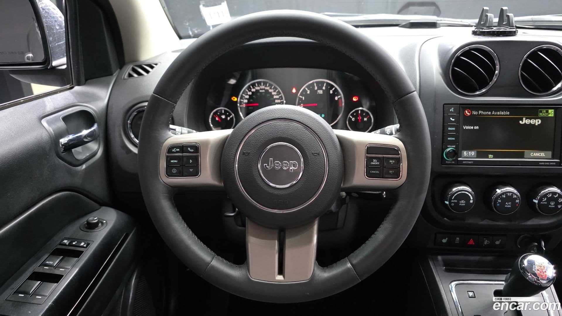 Main__Slider__Photo:Compass Jeep 2013.0-12