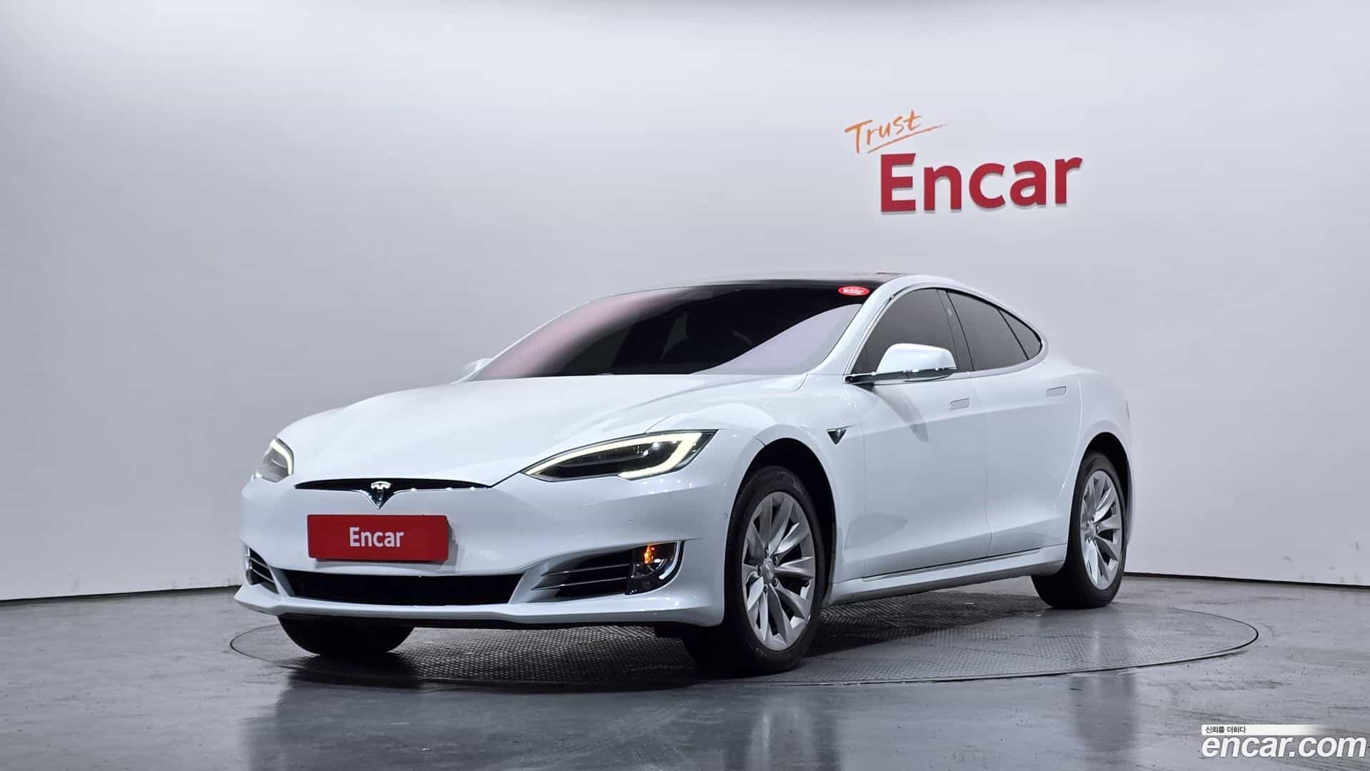 Model S Tesla 2020.10-OUTER-001