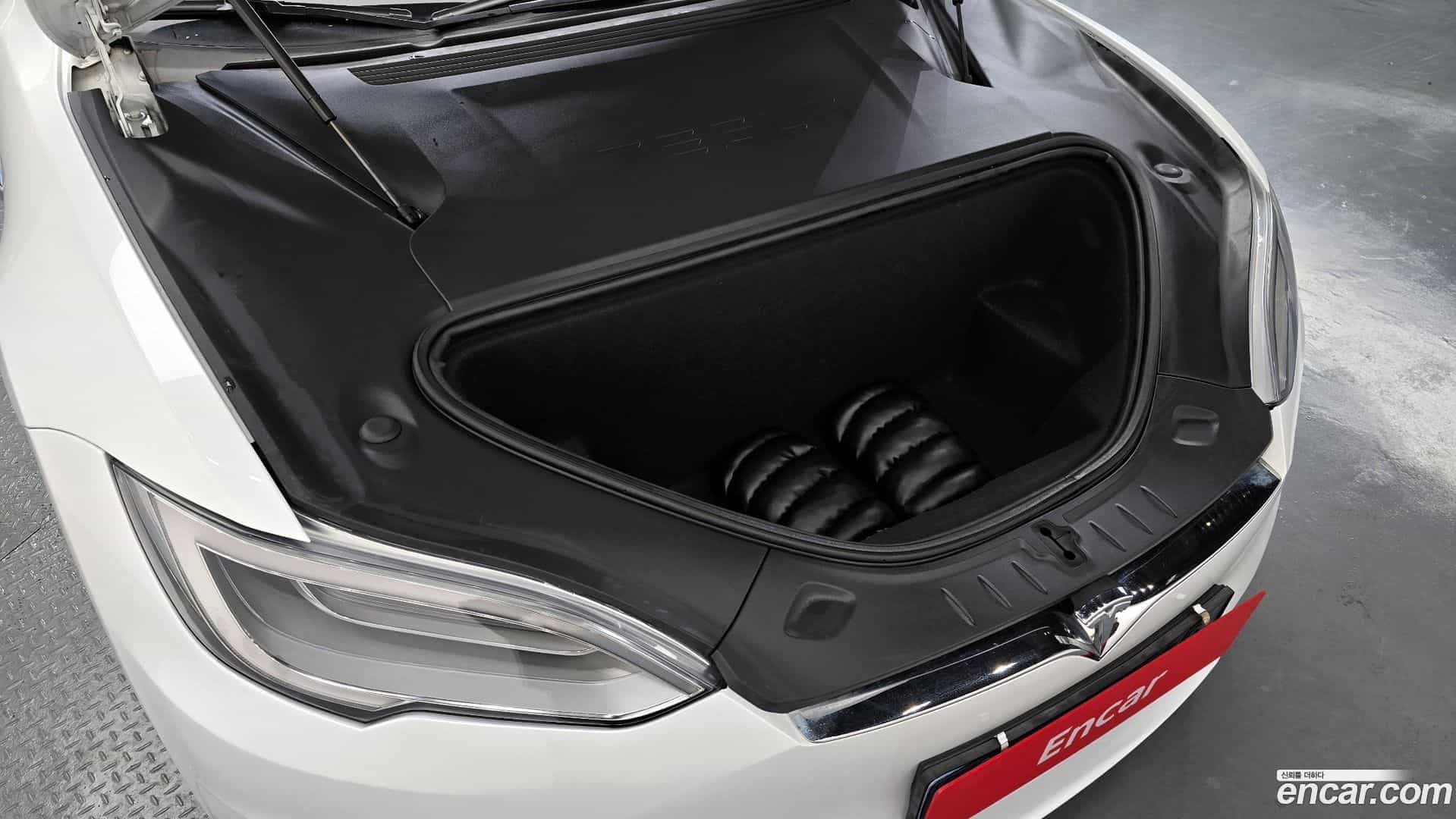 Model S Tesla 2020.10-OUTER-006