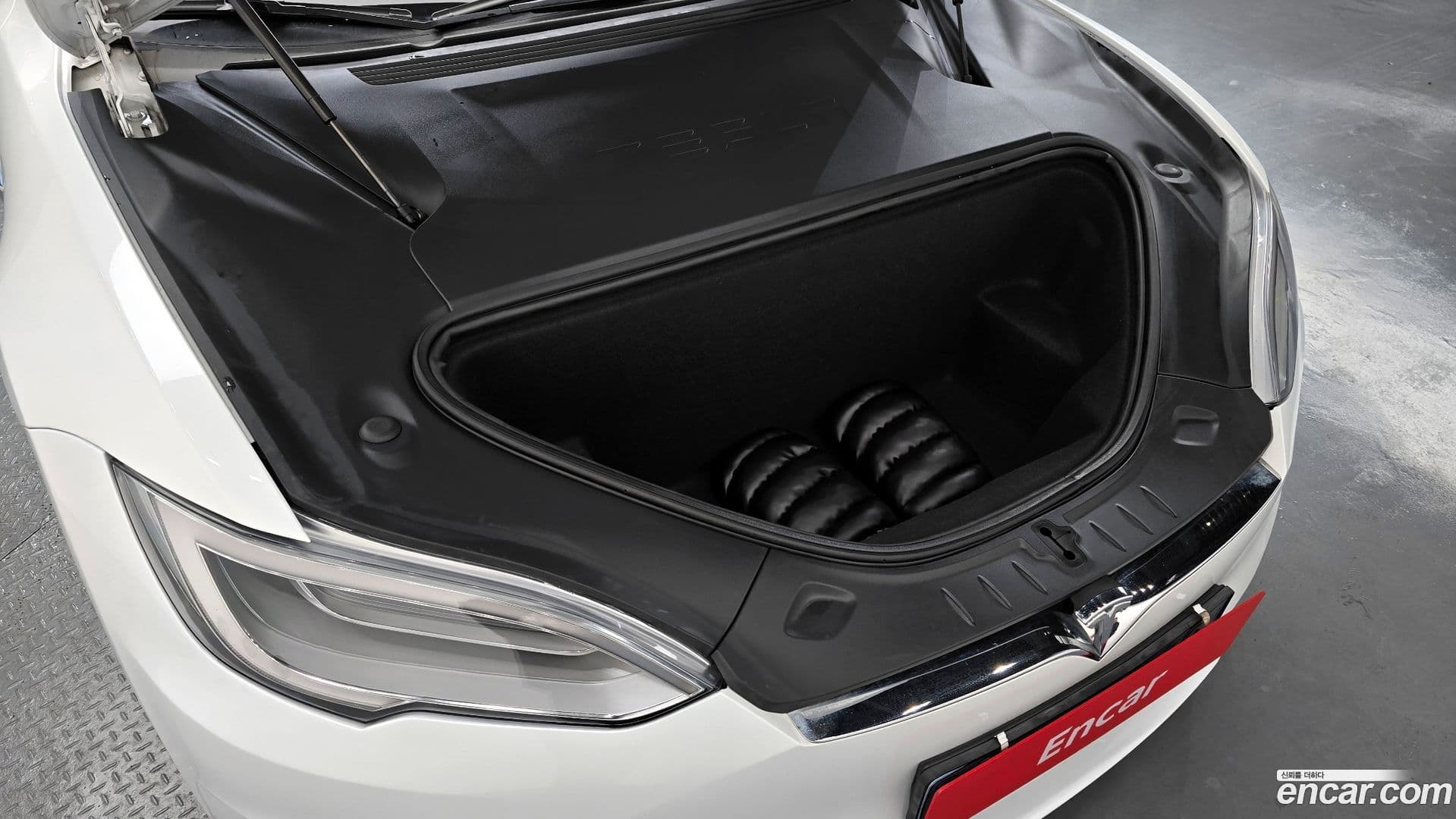 Main__Slider__Photo:Model S Tesla 2020.10-5