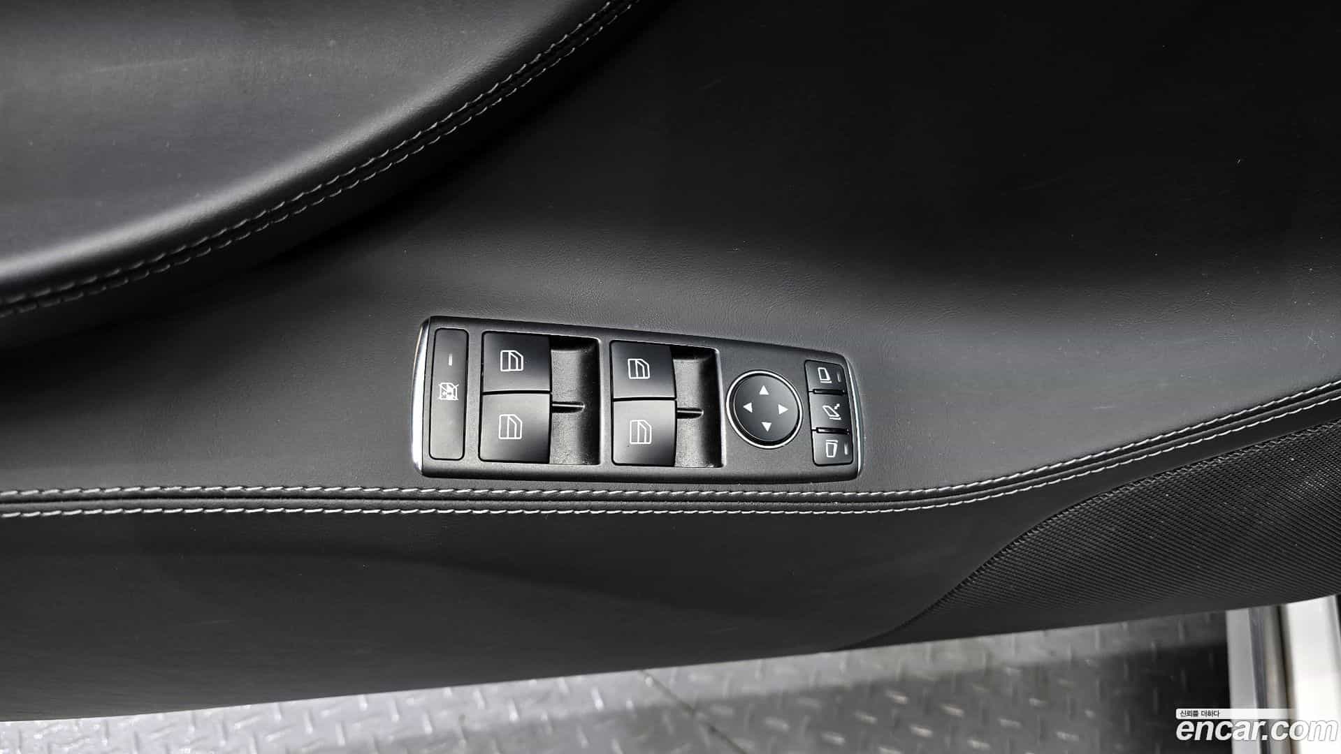 Model S Tesla 2020.10-OPTION-022