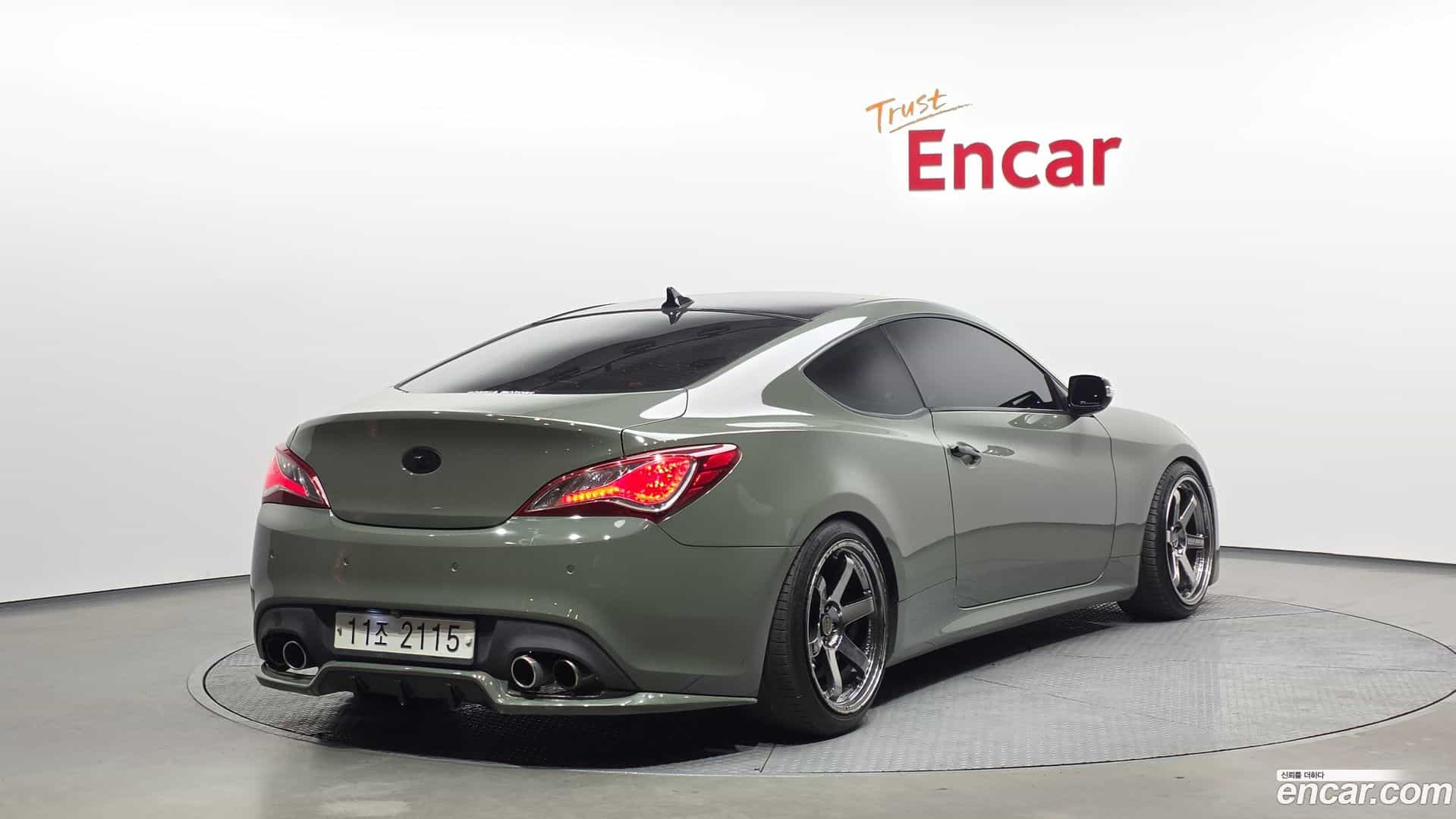 Genesis Hyundai 2011.0-OUTER-002