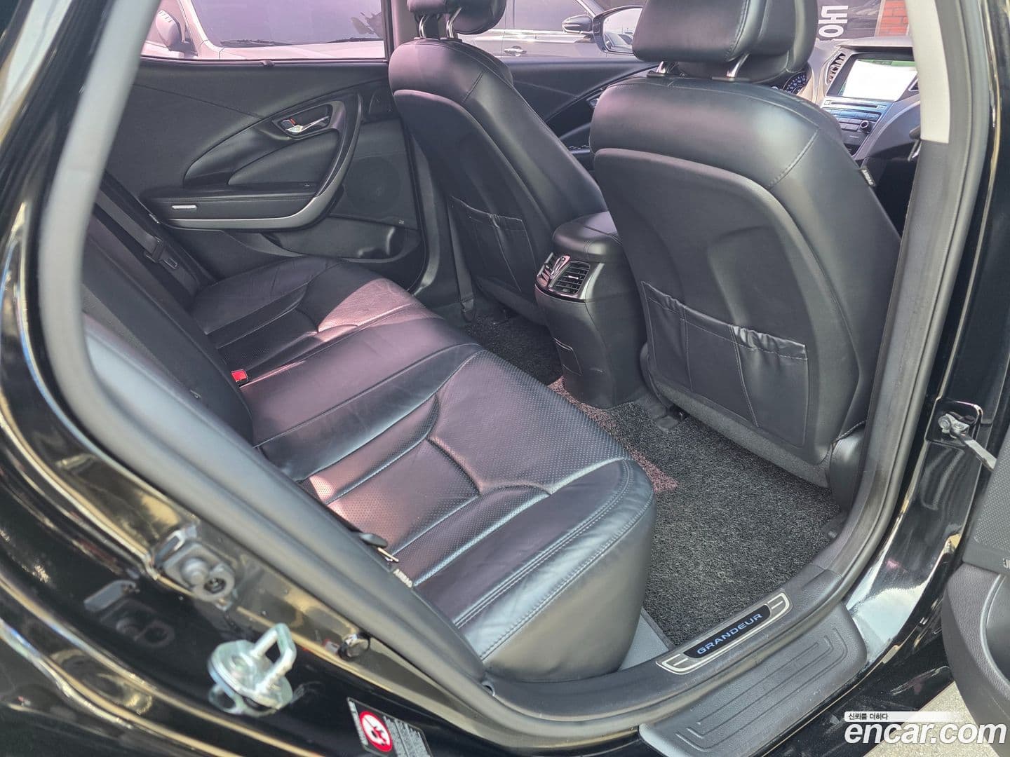 Main__Slider__Photo:Grandeur Hyundai 2015.3-8