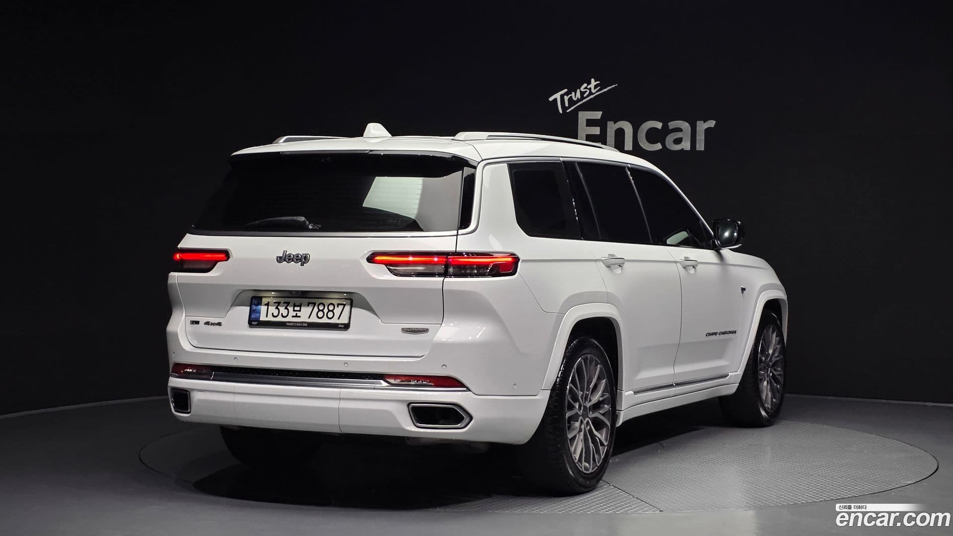 Main__Slider__Photo:Cherokee Jeep 2022.11-1