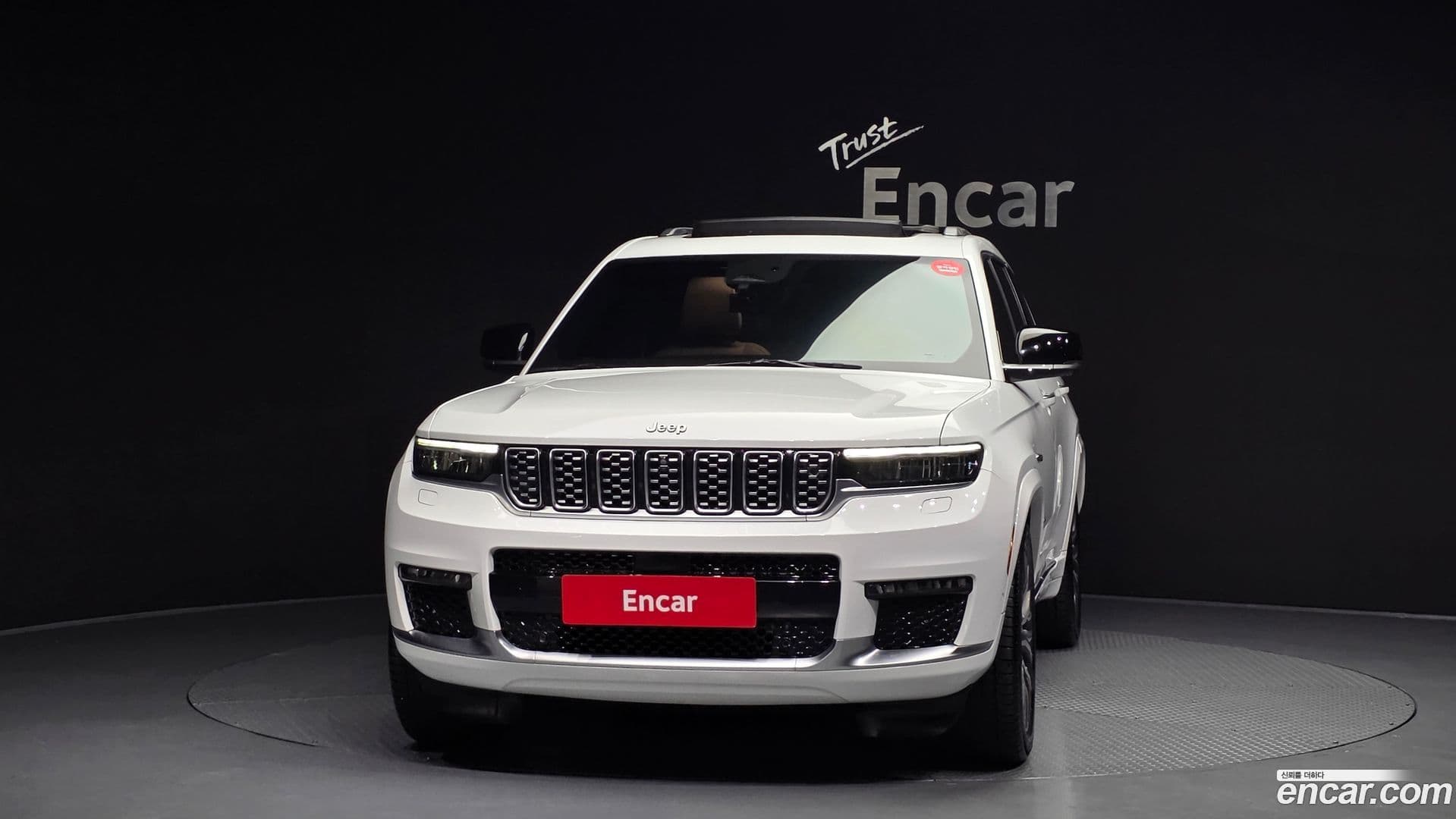 Main__Slider__Photo:Cherokee Jeep 2022.11-2