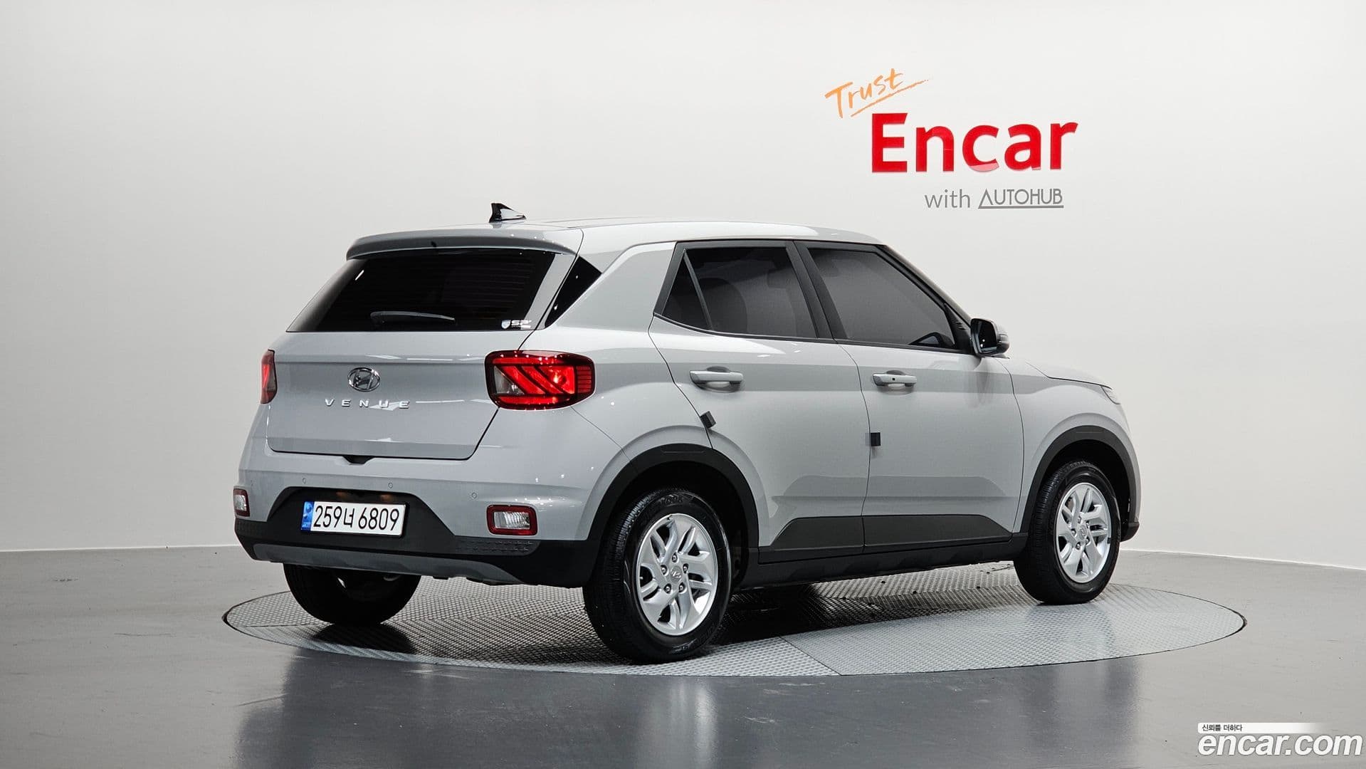 Main__Slider__Photo:Venue Hyundai 2022.1-1