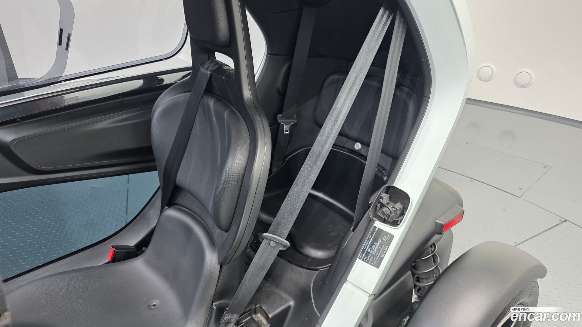 Main__Slider__Photo:Twizy Renault-KoreaSamsung 2017.5-10