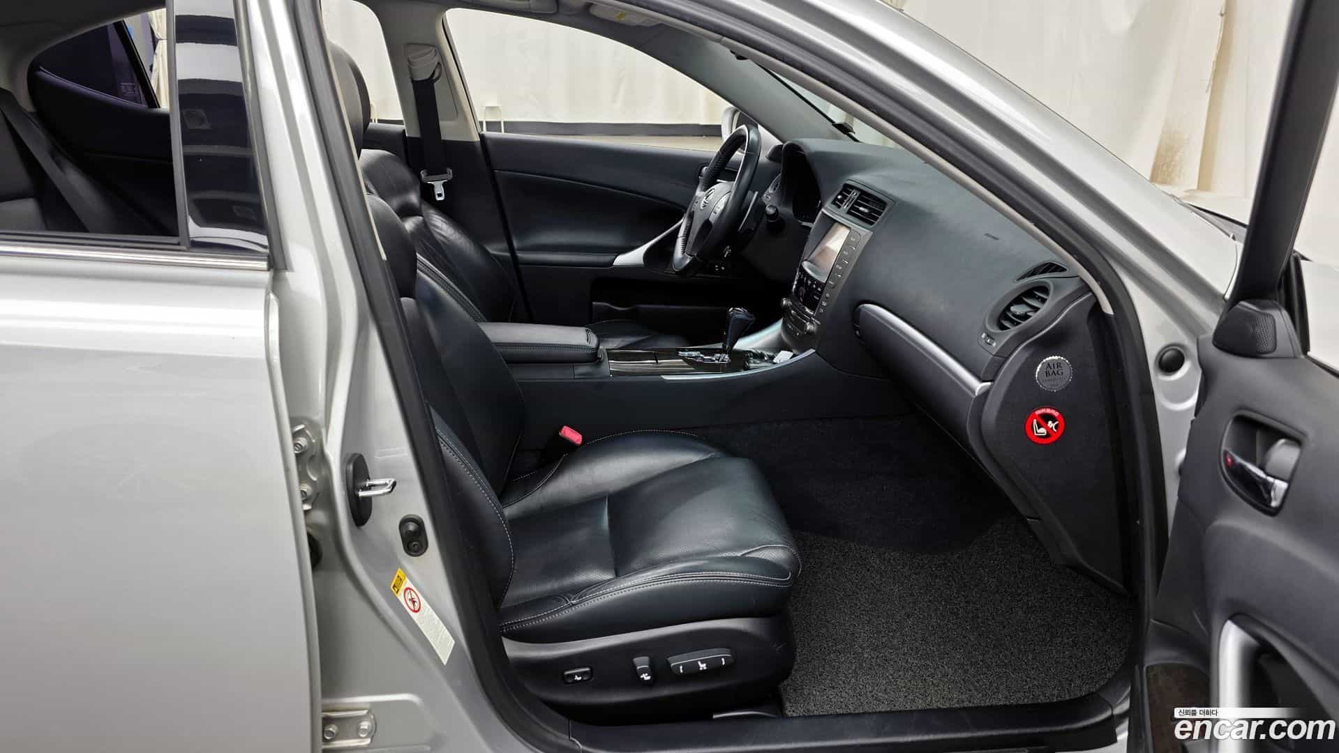 IS Lexus 2013.4-OPTION-015