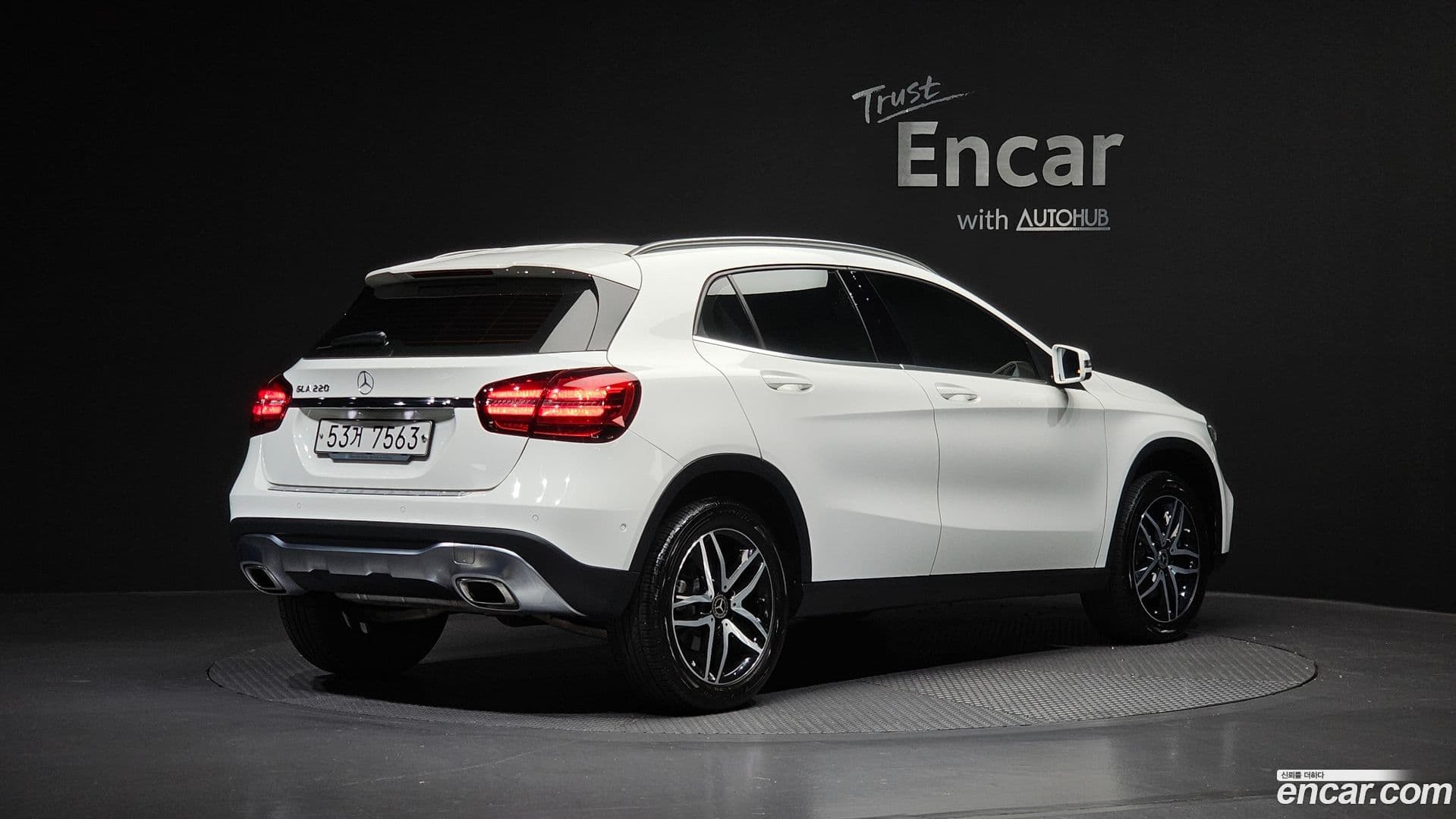 Main__Slider__Photo:GLA-Class Mercedes-Benz 2019.6-1