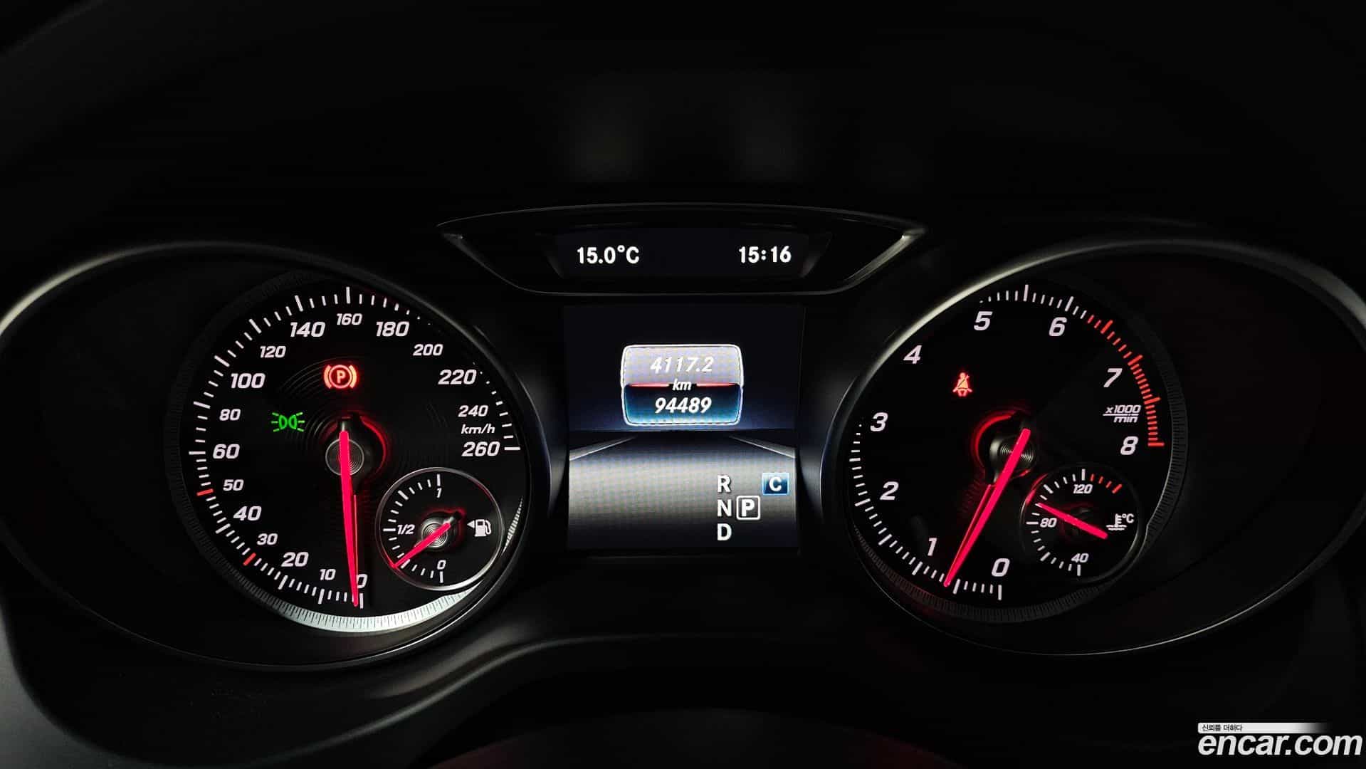 GLA-Class Mercedes-Benz 2019.6-INNER-008