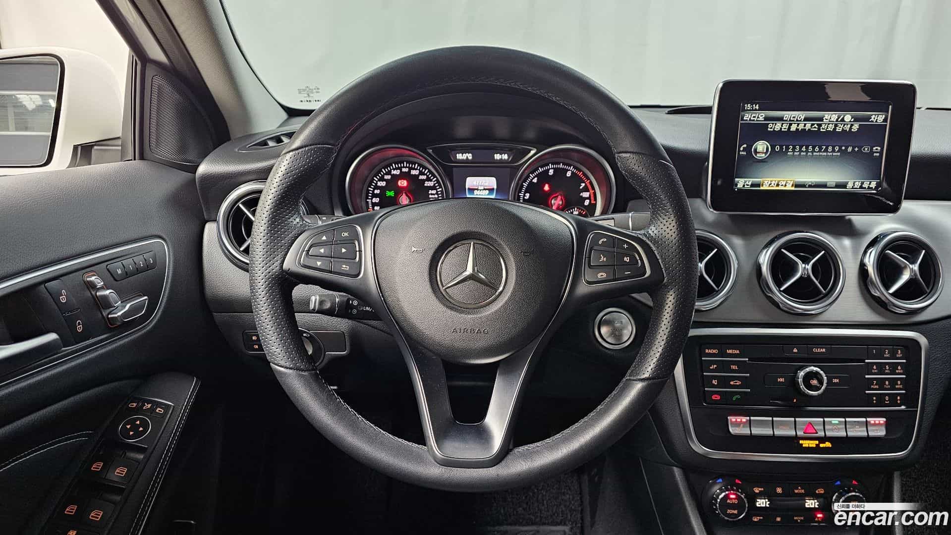 GLA-Class Mercedes-Benz 2019.6-OPTION-017