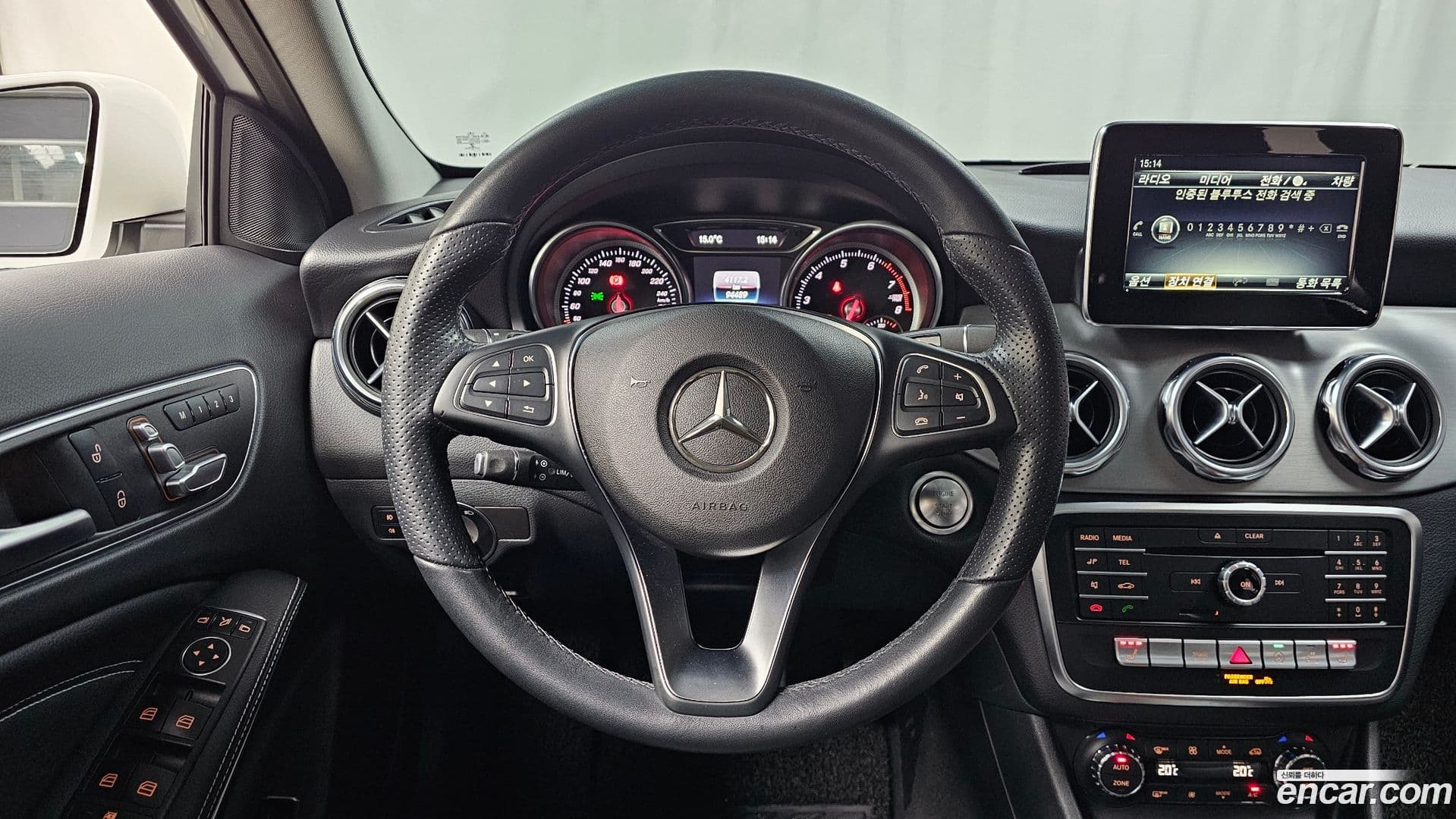 Main__Slider__Photo:GLA-Class Mercedes-Benz 2019.6-12