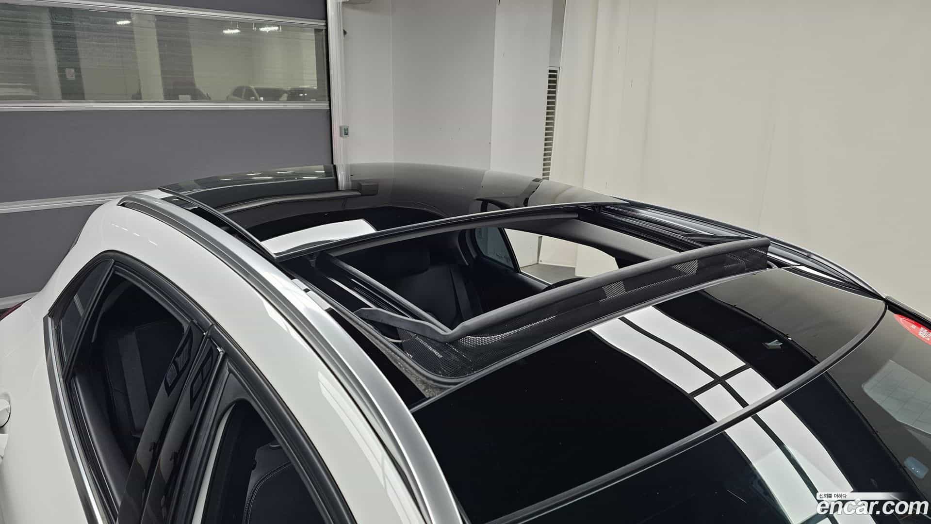 GLA-Class Mercedes-Benz 2019.6-OPTION-023