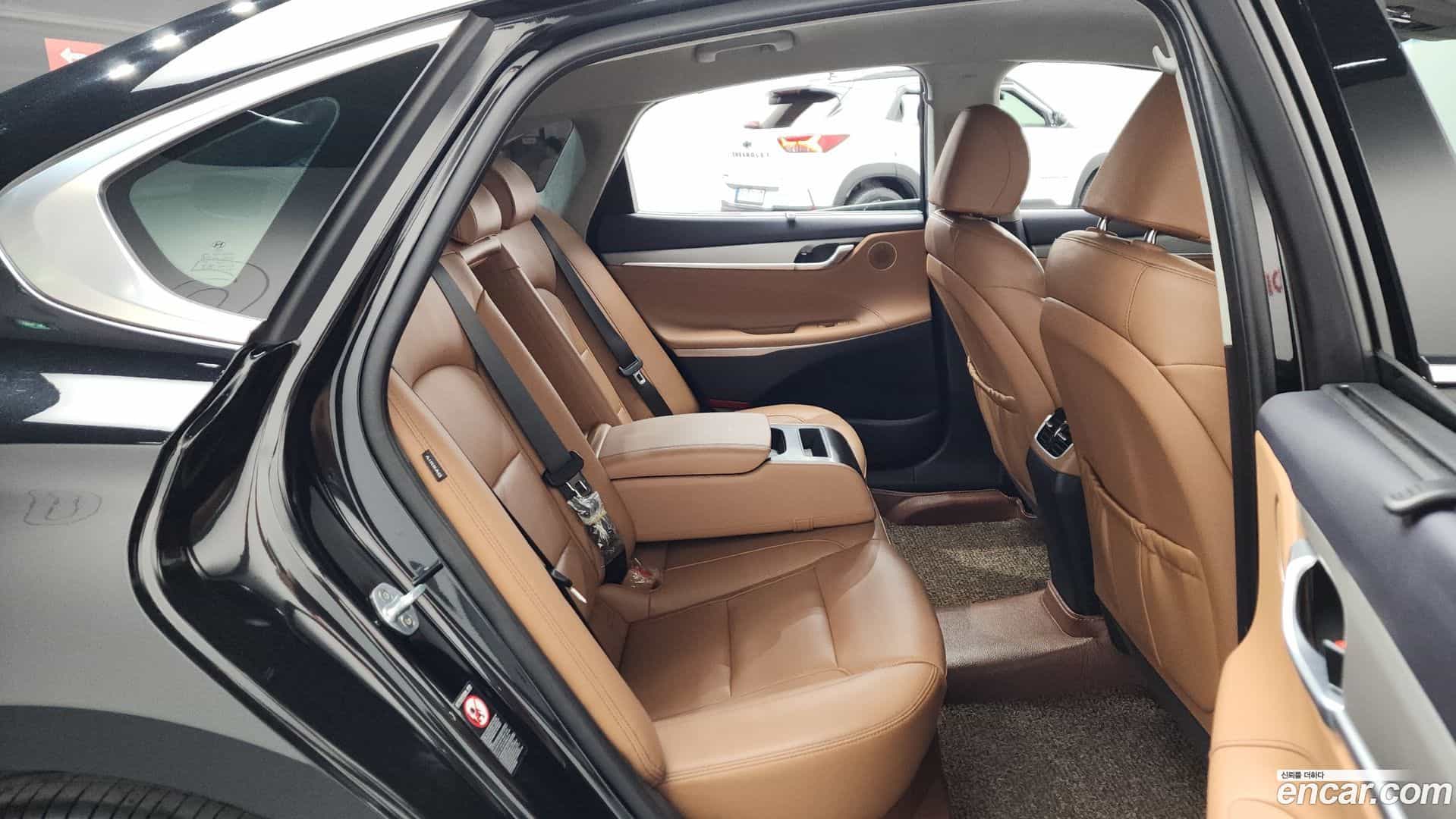 Grandeur Hyundai 2019.3-OPTION-016