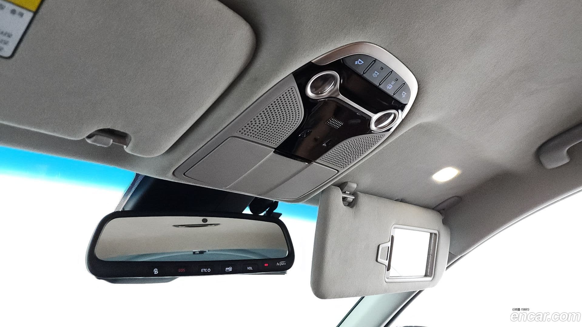 Main__Slider__Photo:Grandeur Hyundai 2019.3-18